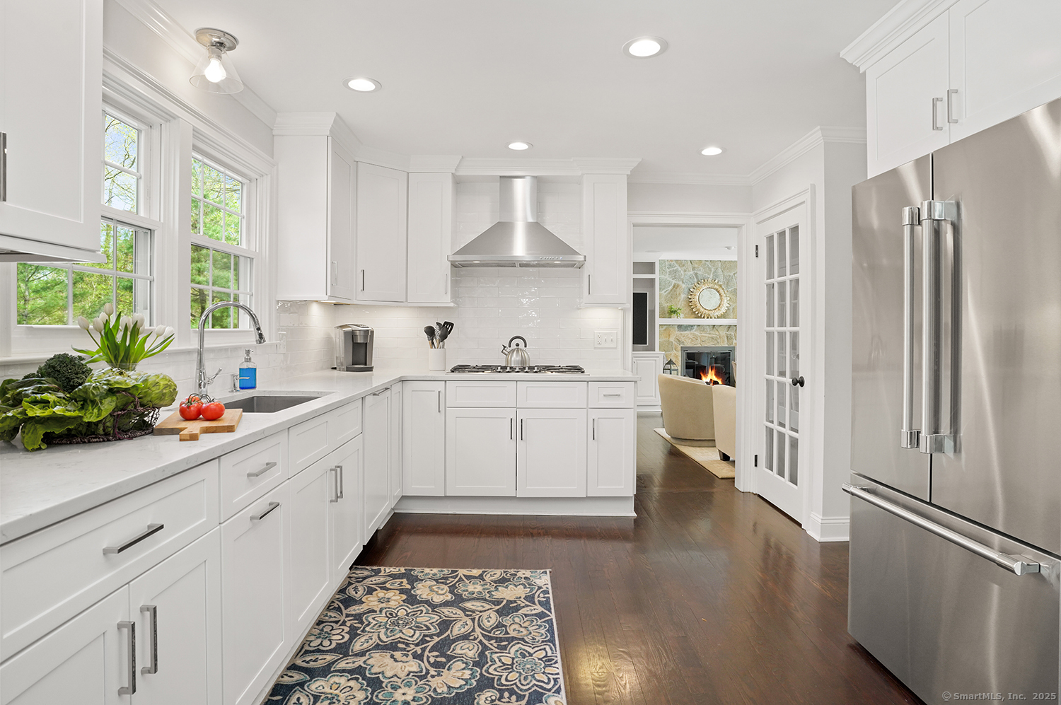 499 Hollydale, Fairfield, Connecticut 06824