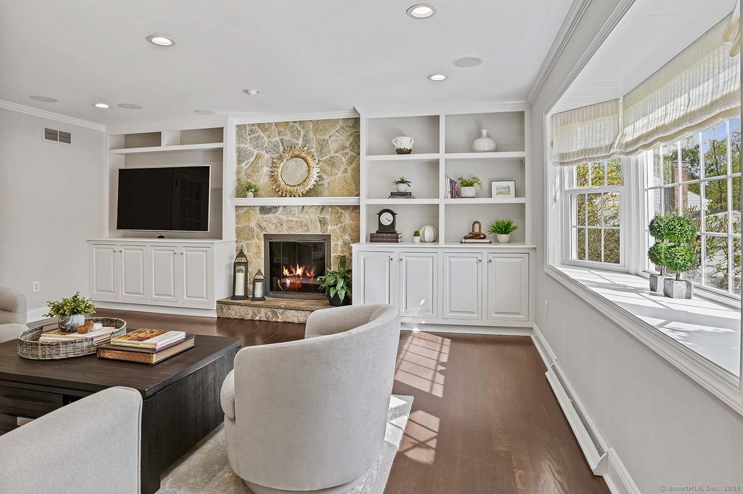 499 Hollydale, Fairfield, Connecticut 06824