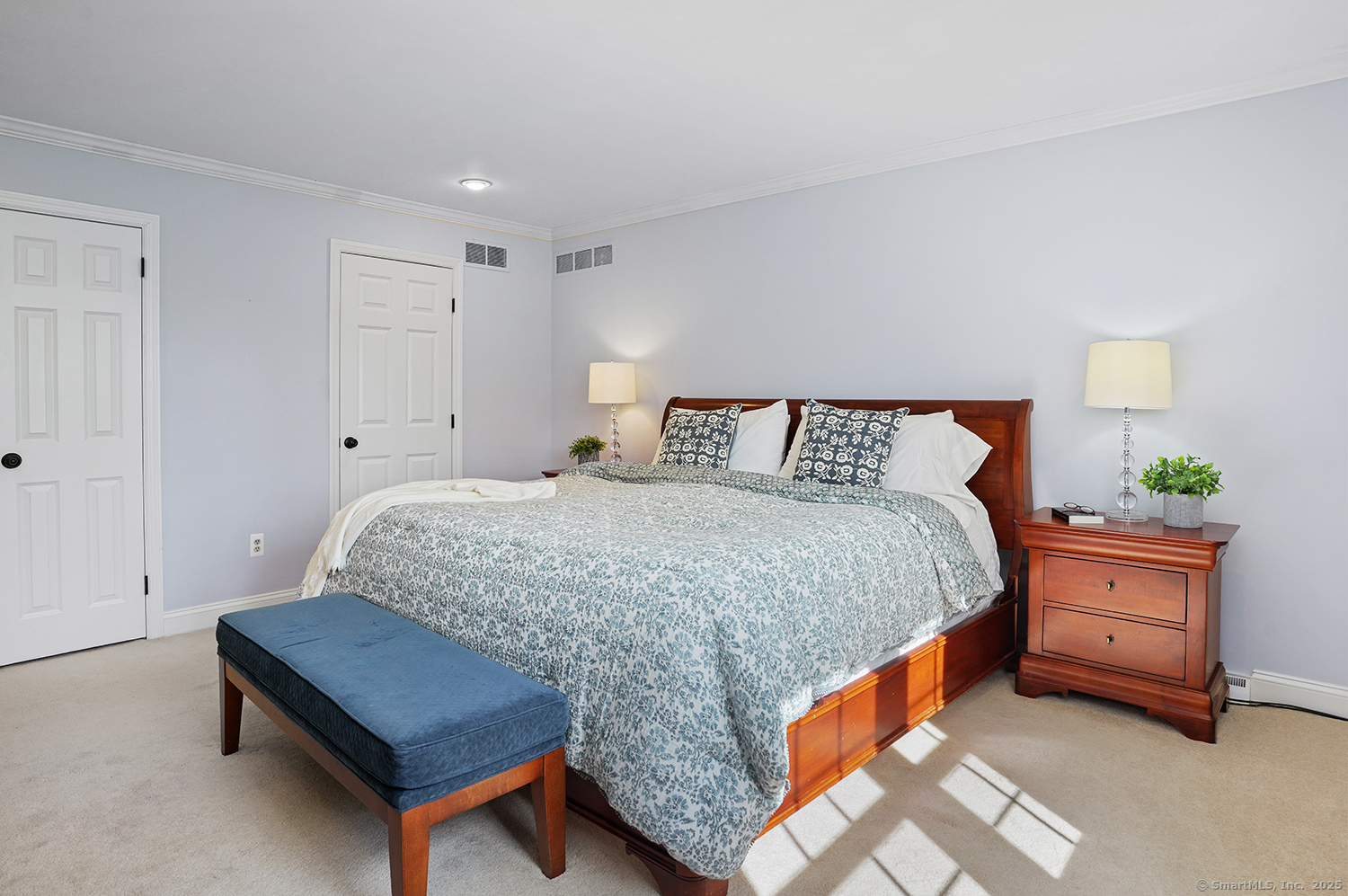 499 Hollydale, Fairfield, Connecticut 06824