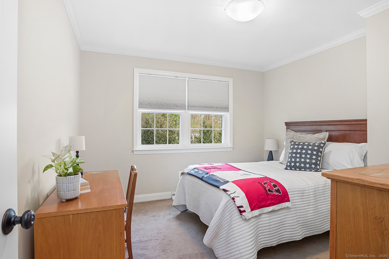 499 Hollydale, Fairfield, Connecticut 06824