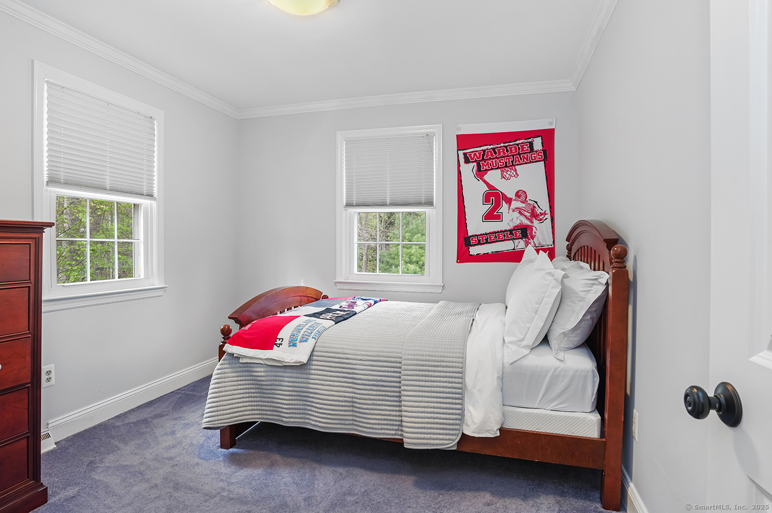 499 Hollydale, Fairfield, Connecticut 06824