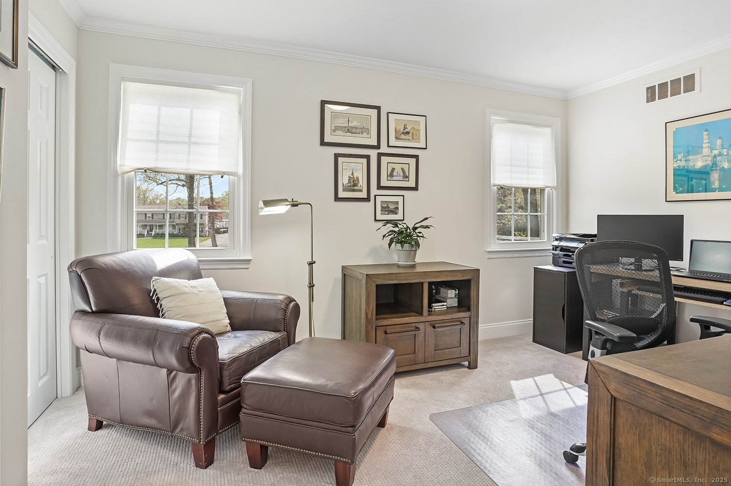 499 Hollydale, Fairfield, Connecticut 06824