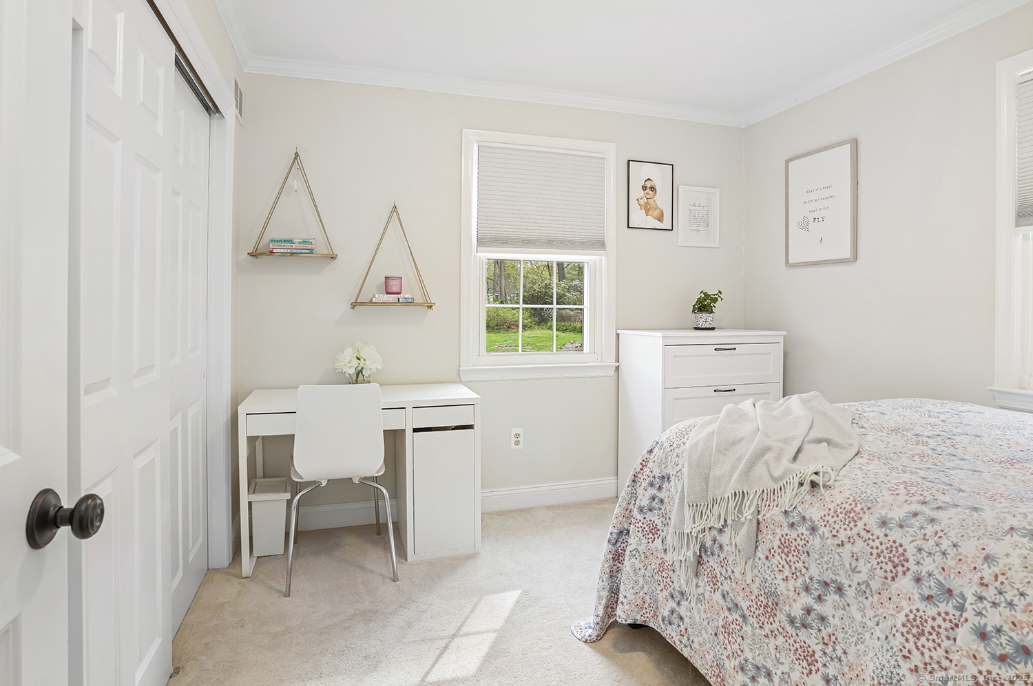 499 Hollydale, Fairfield, Connecticut 06824