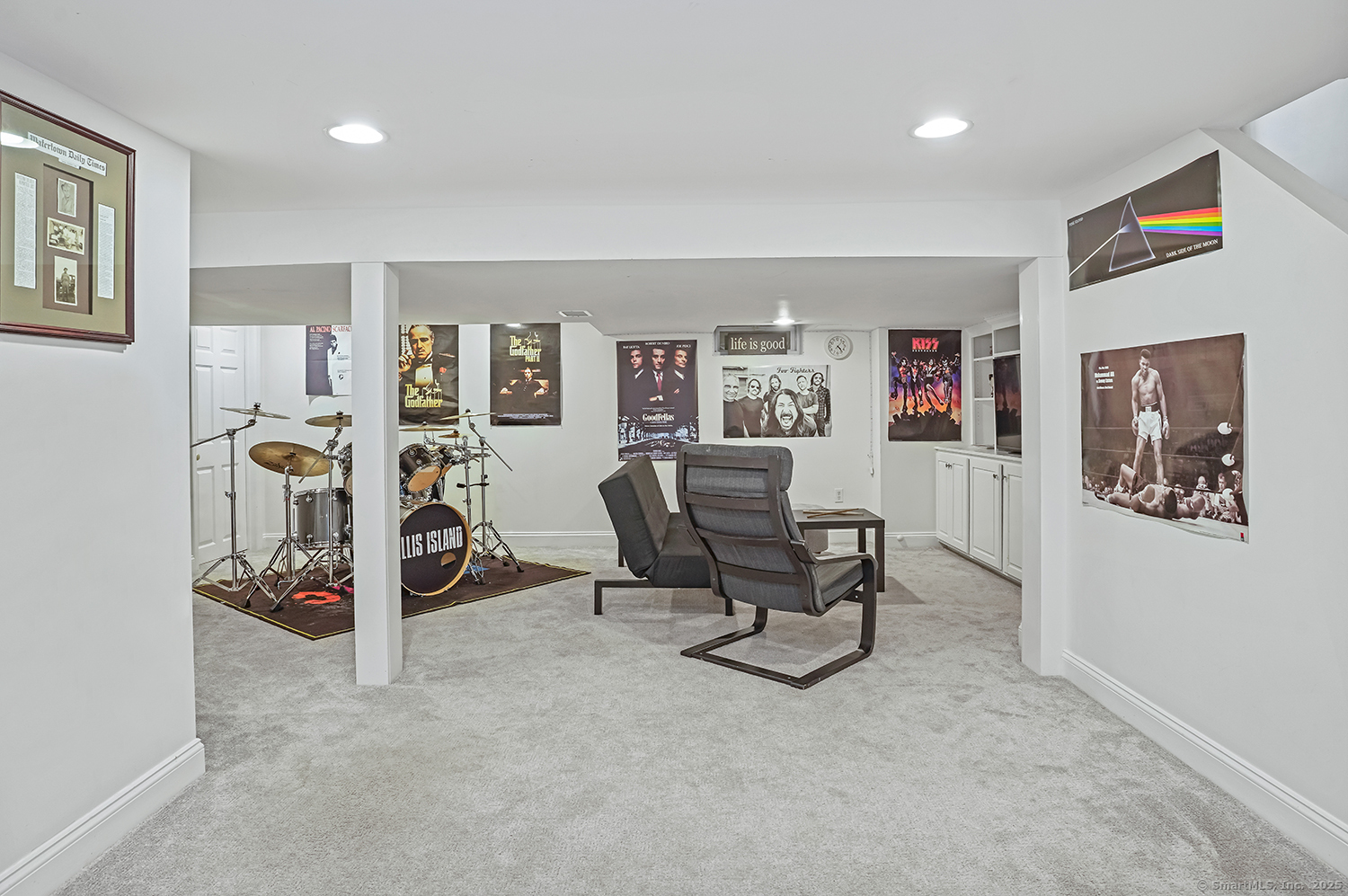 499 Hollydale, Fairfield, Connecticut 06824