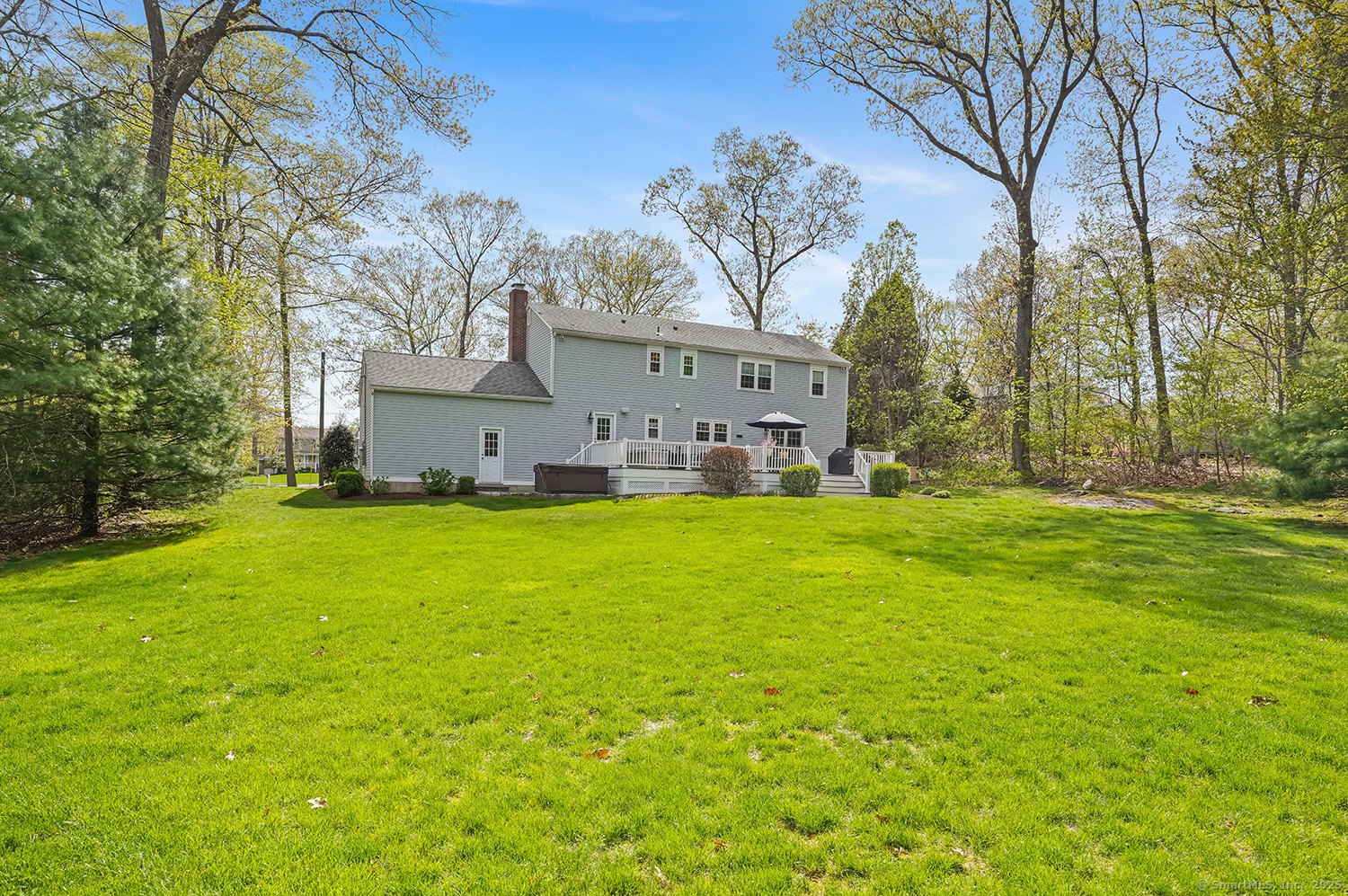 499 Hollydale, Fairfield, Connecticut 06824