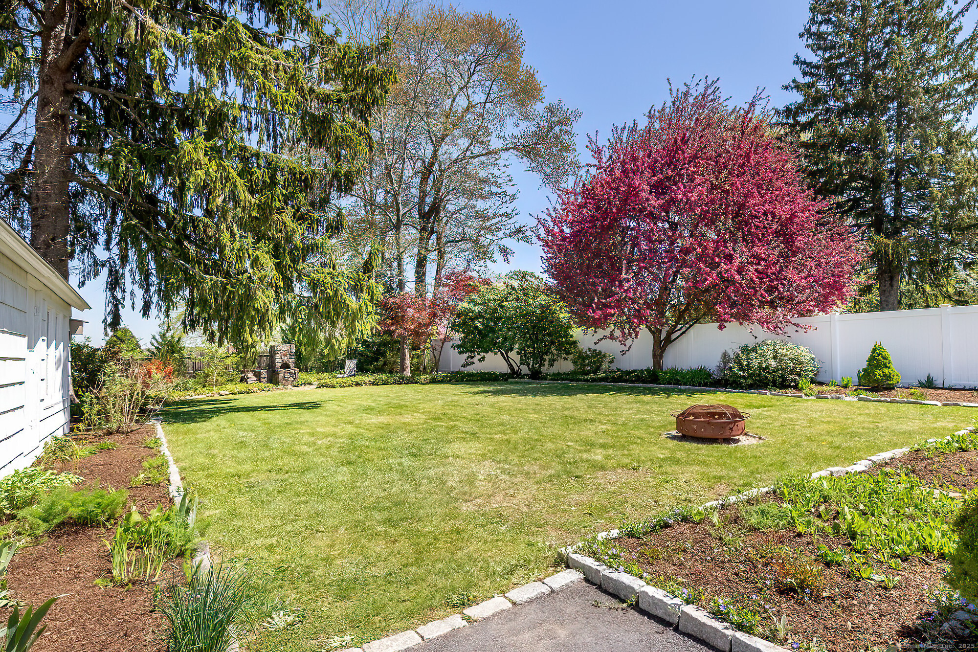 13 Rochambeau, Ridgefield, Connecticut 06877