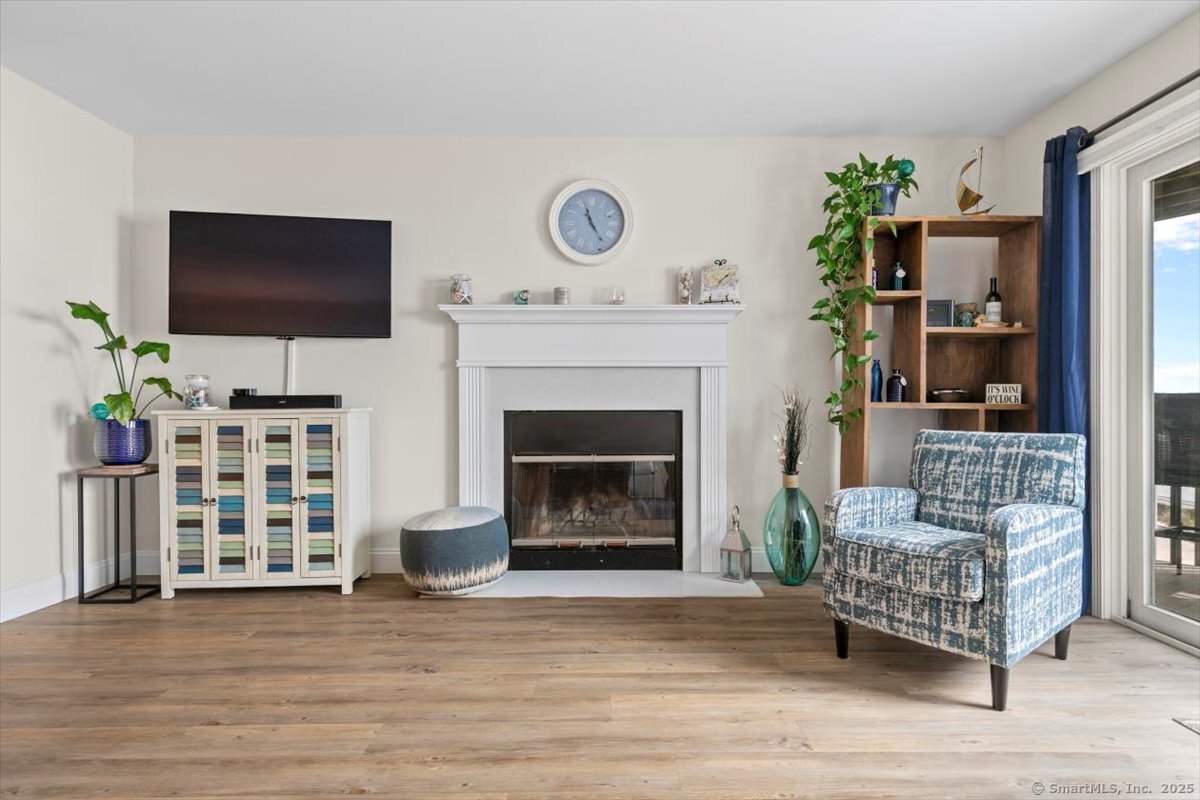 1 Mansfield Grove, East Haven, Connecticut 06512