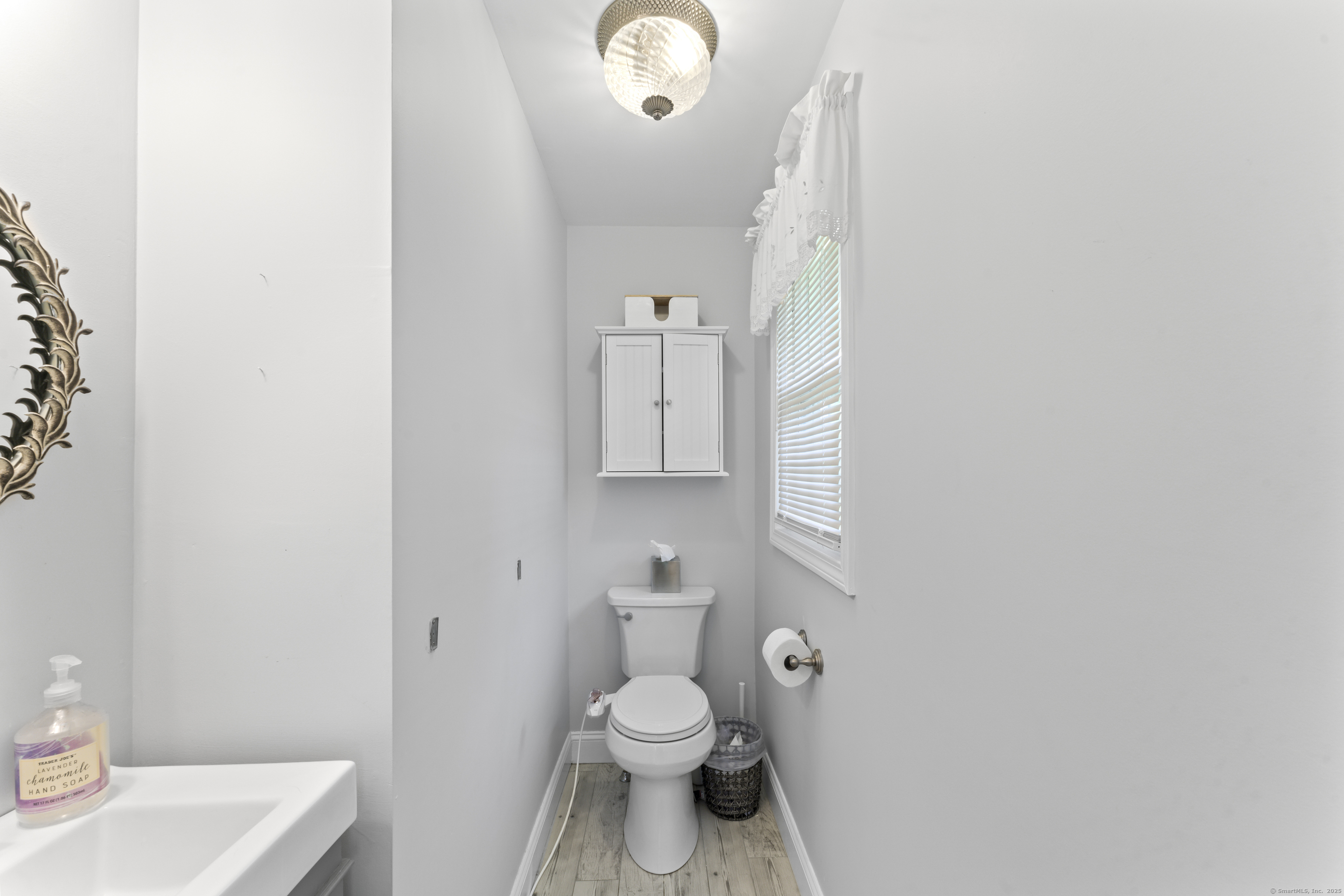 11 Knollwood, Newtown, Connecticut 06470