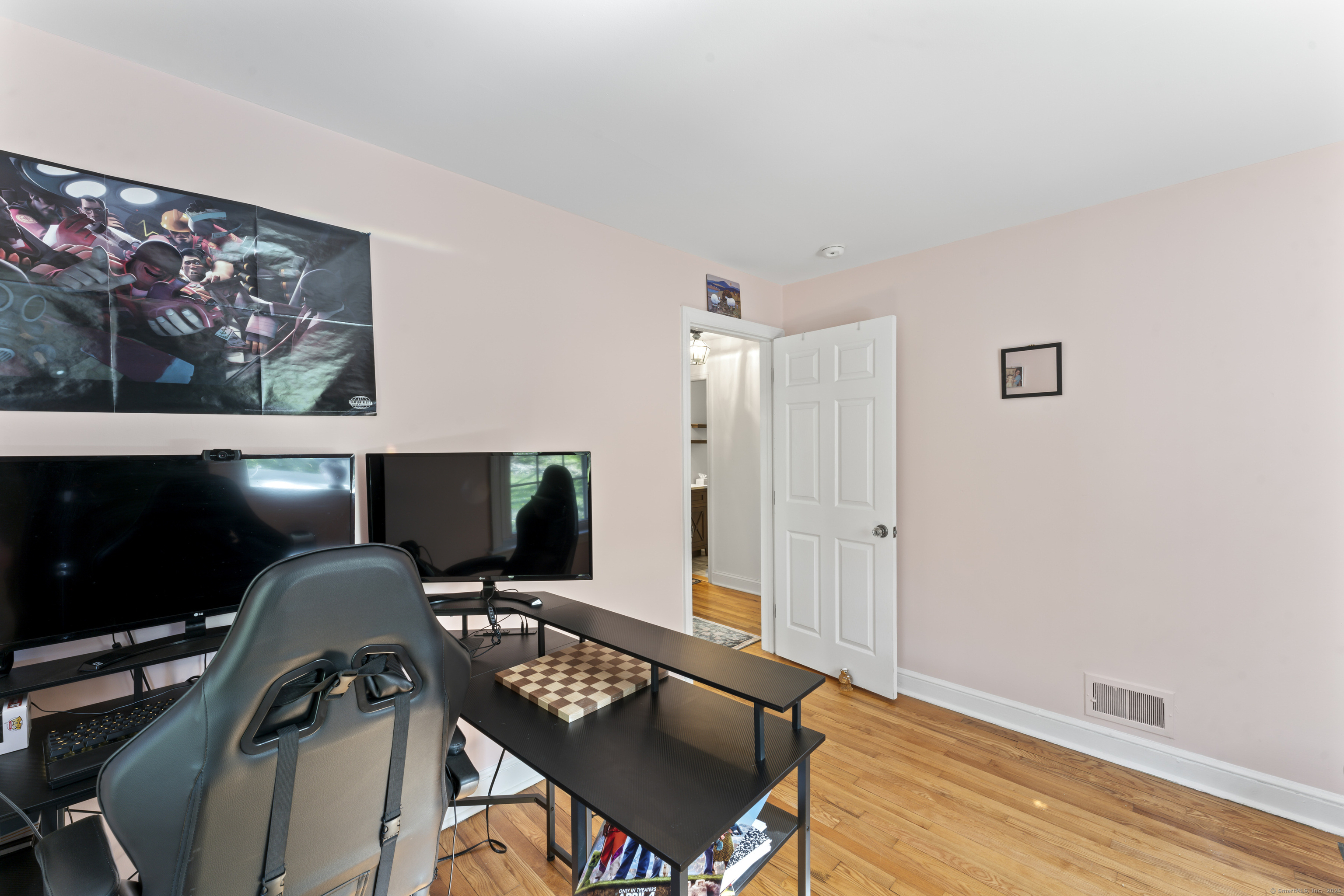 11 Knollwood, Newtown, Connecticut 06470