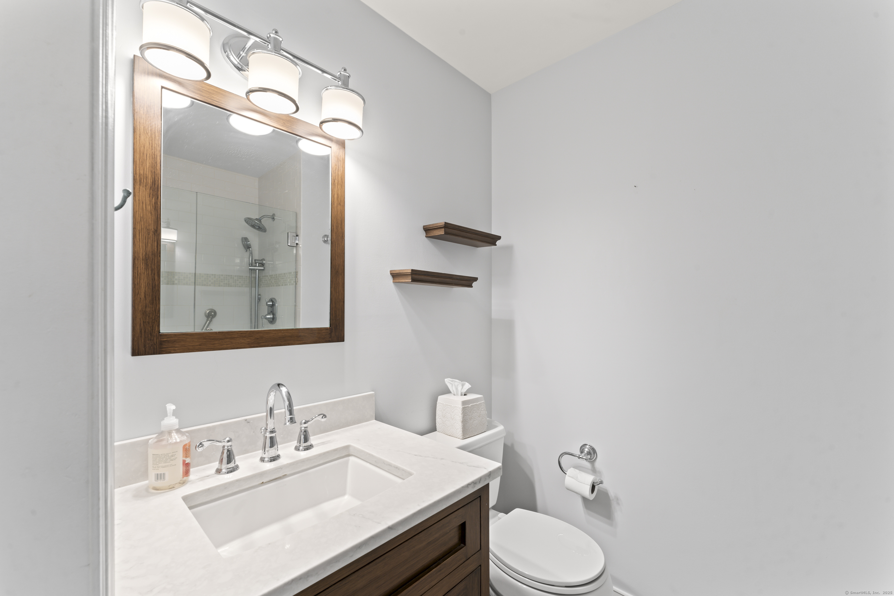 11 Knollwood, Newtown, Connecticut 06470