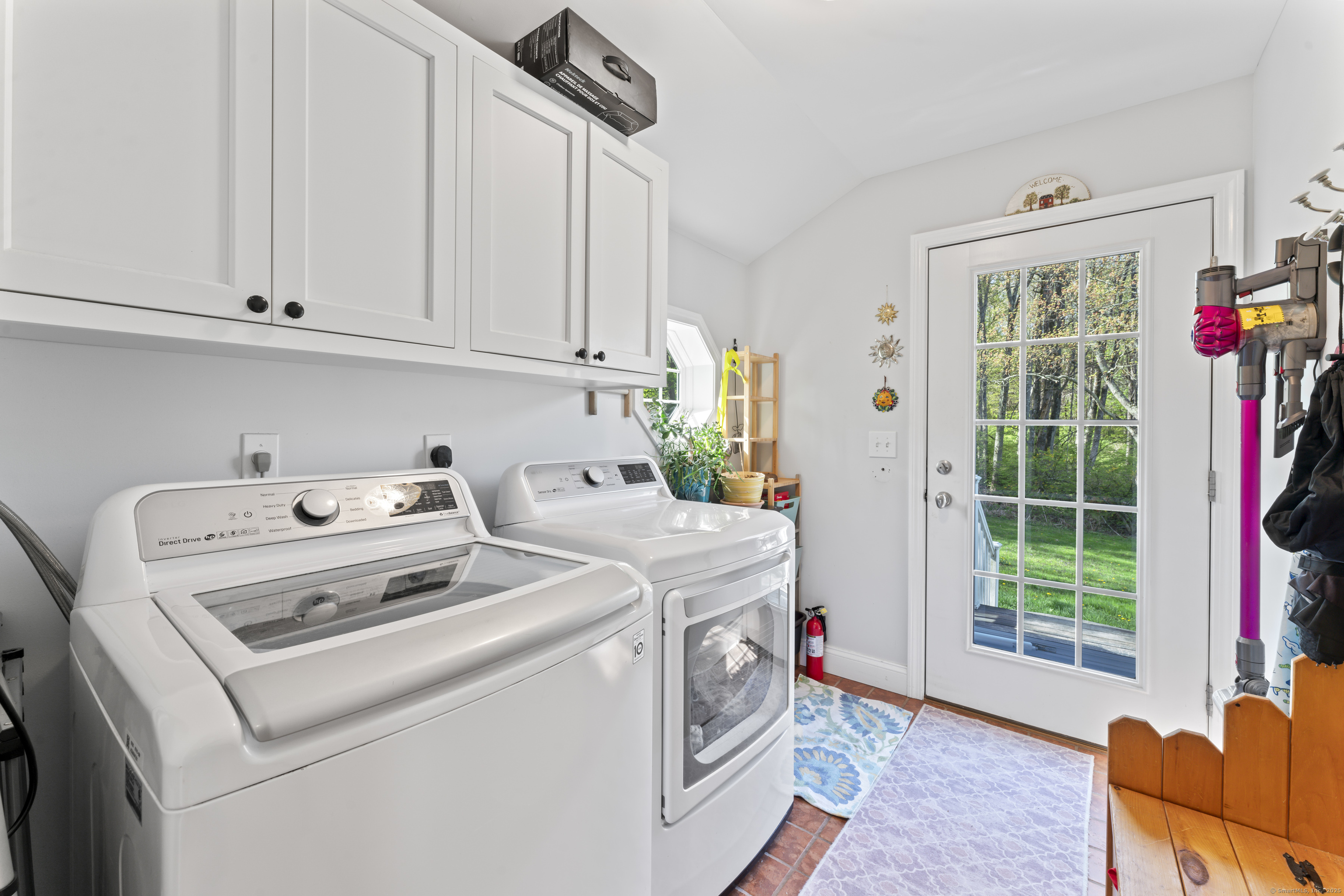 11 Knollwood, Newtown, Connecticut 06470