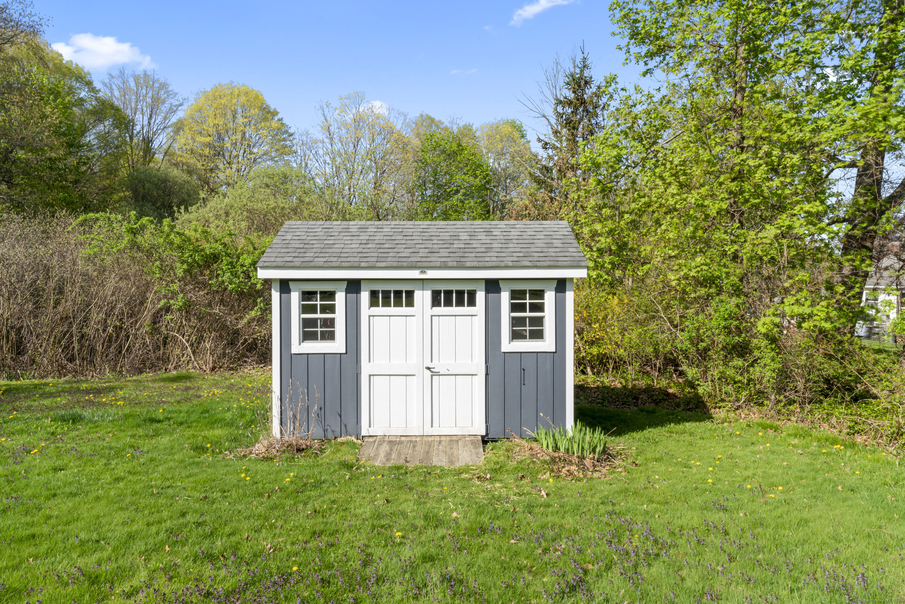 11 Knollwood, Newtown, Connecticut 06470