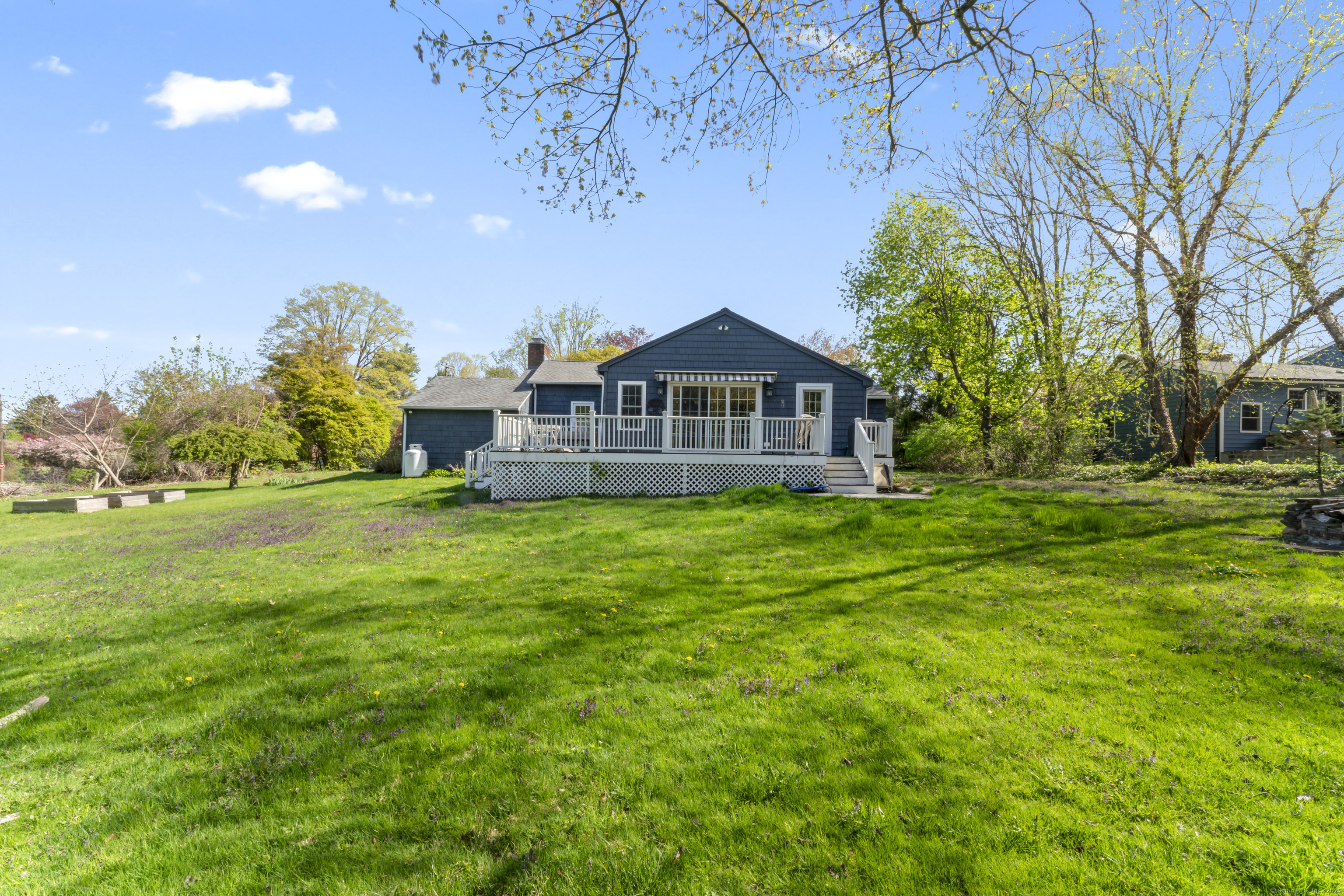 11 Knollwood, Newtown, Connecticut 06470
