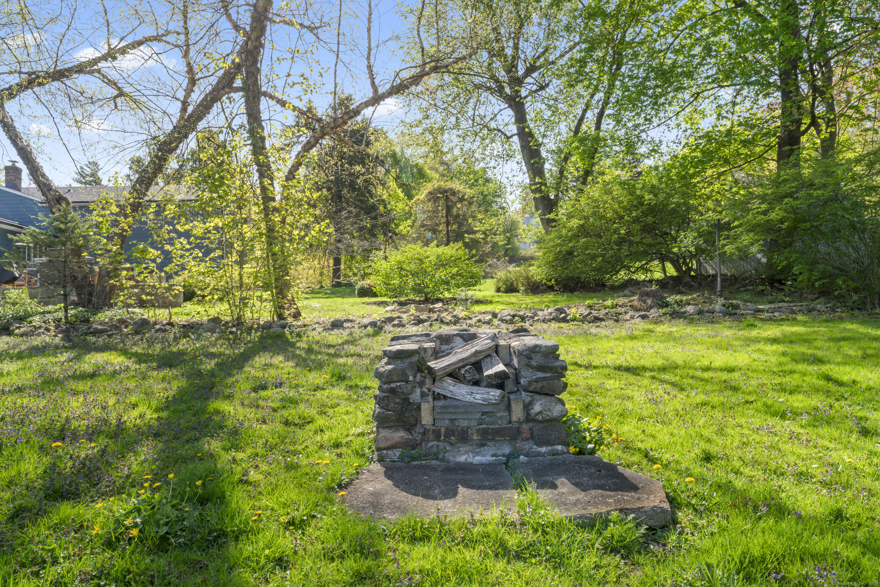 11 Knollwood, Newtown, Connecticut 06470