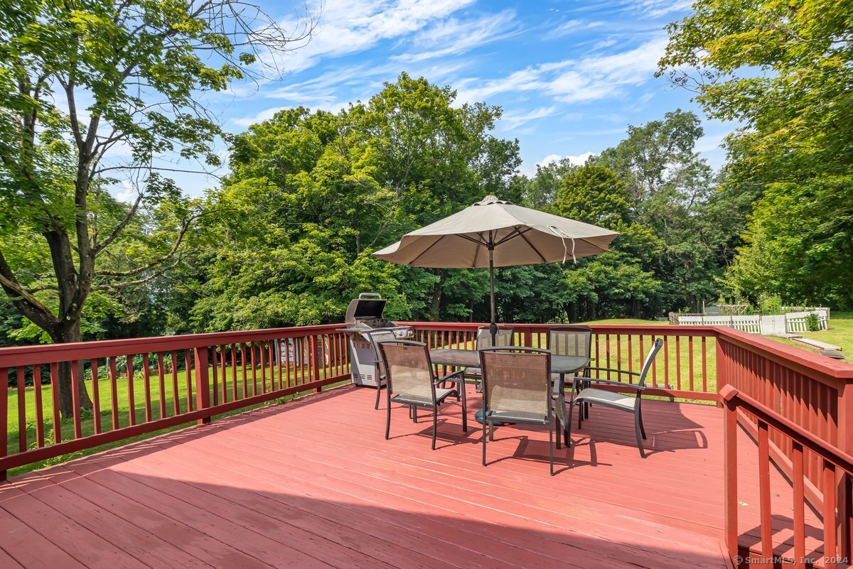 18 Driftway, Danbury, Connecticut 06811