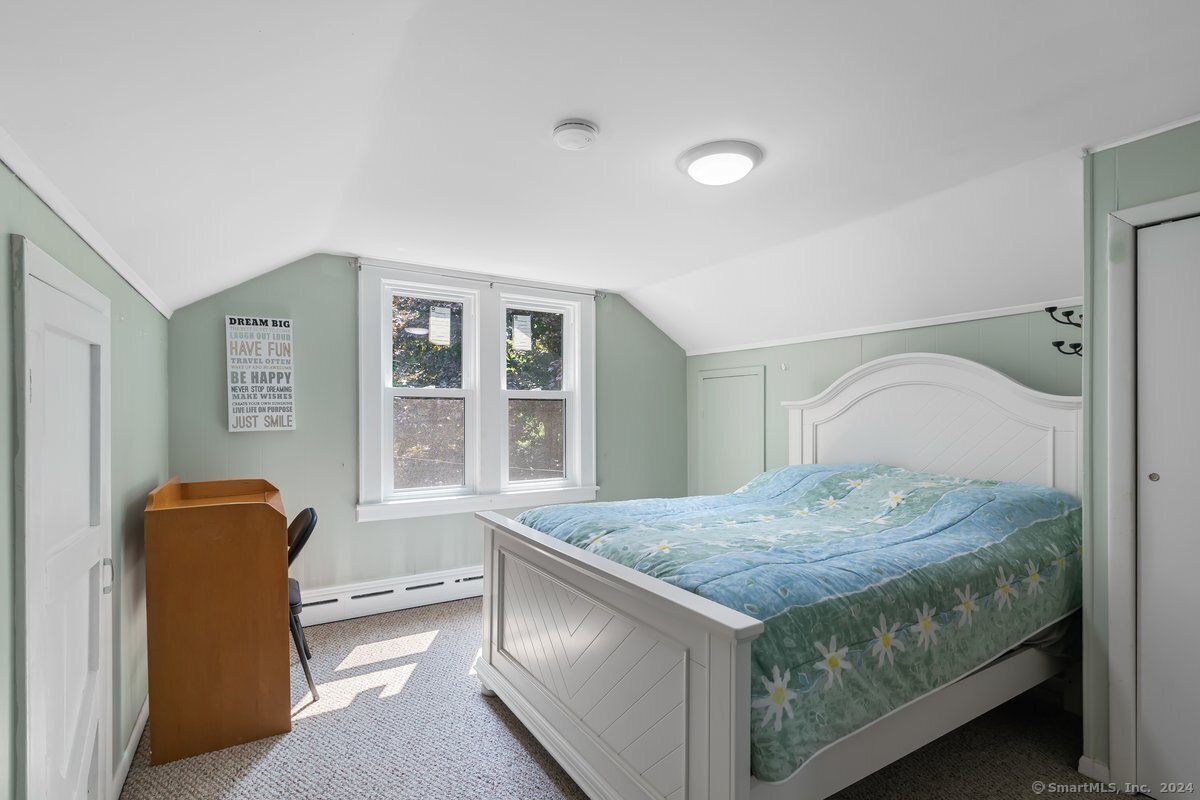 18 Driftway, Danbury, Connecticut 06811