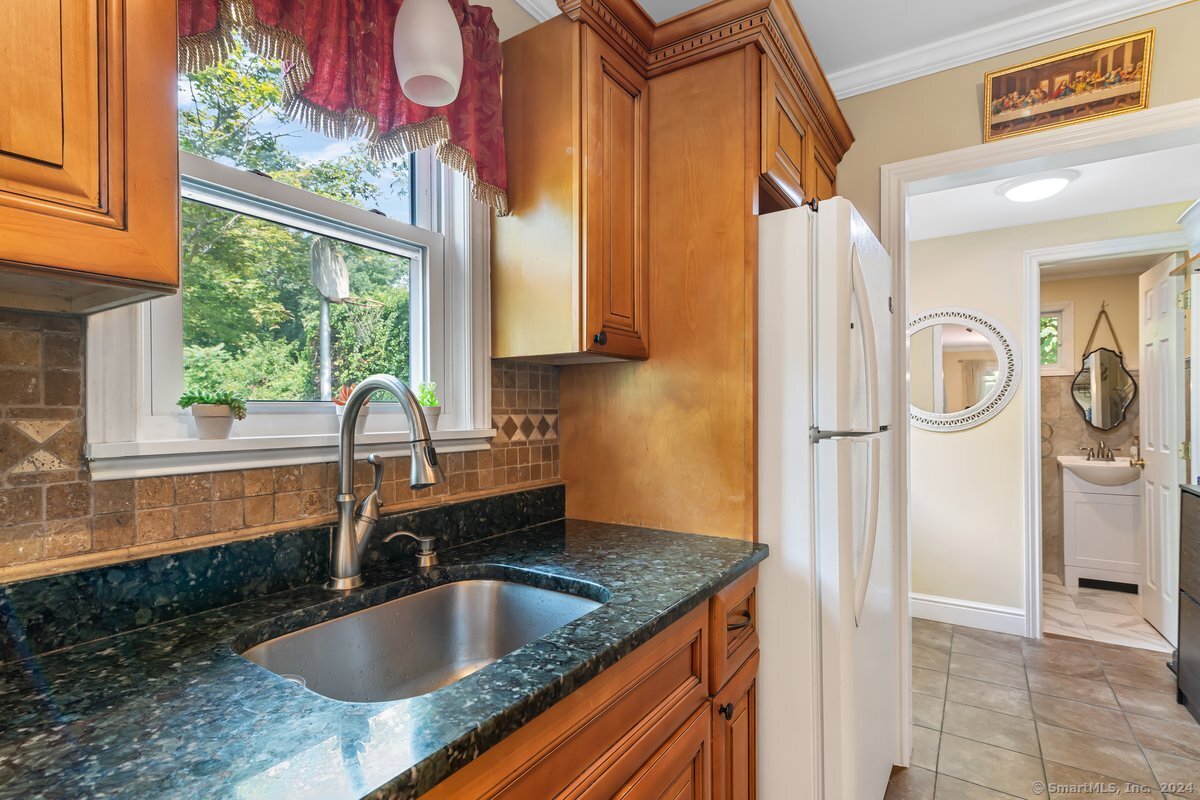 18 Driftway, Danbury, Connecticut 06811