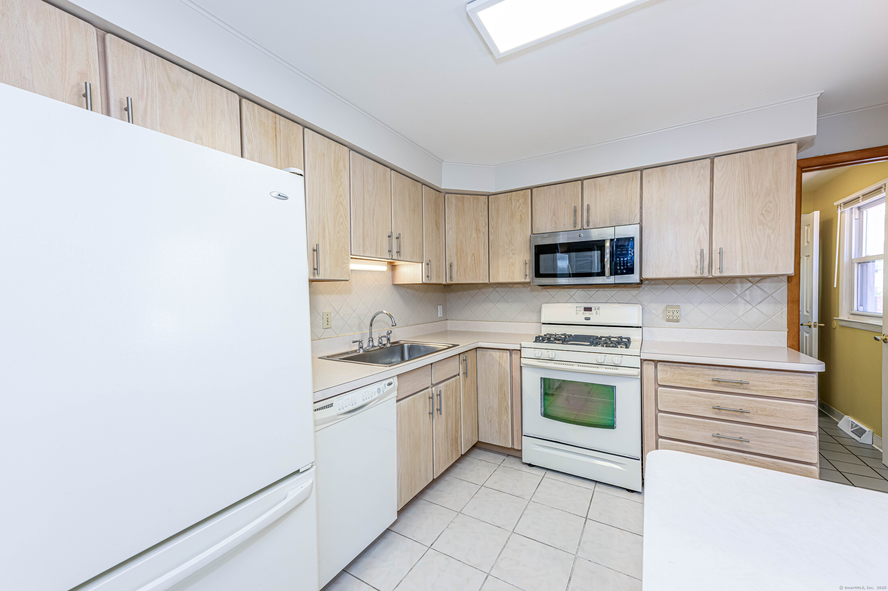 185 Daniel, Hamden, Connecticut 06517