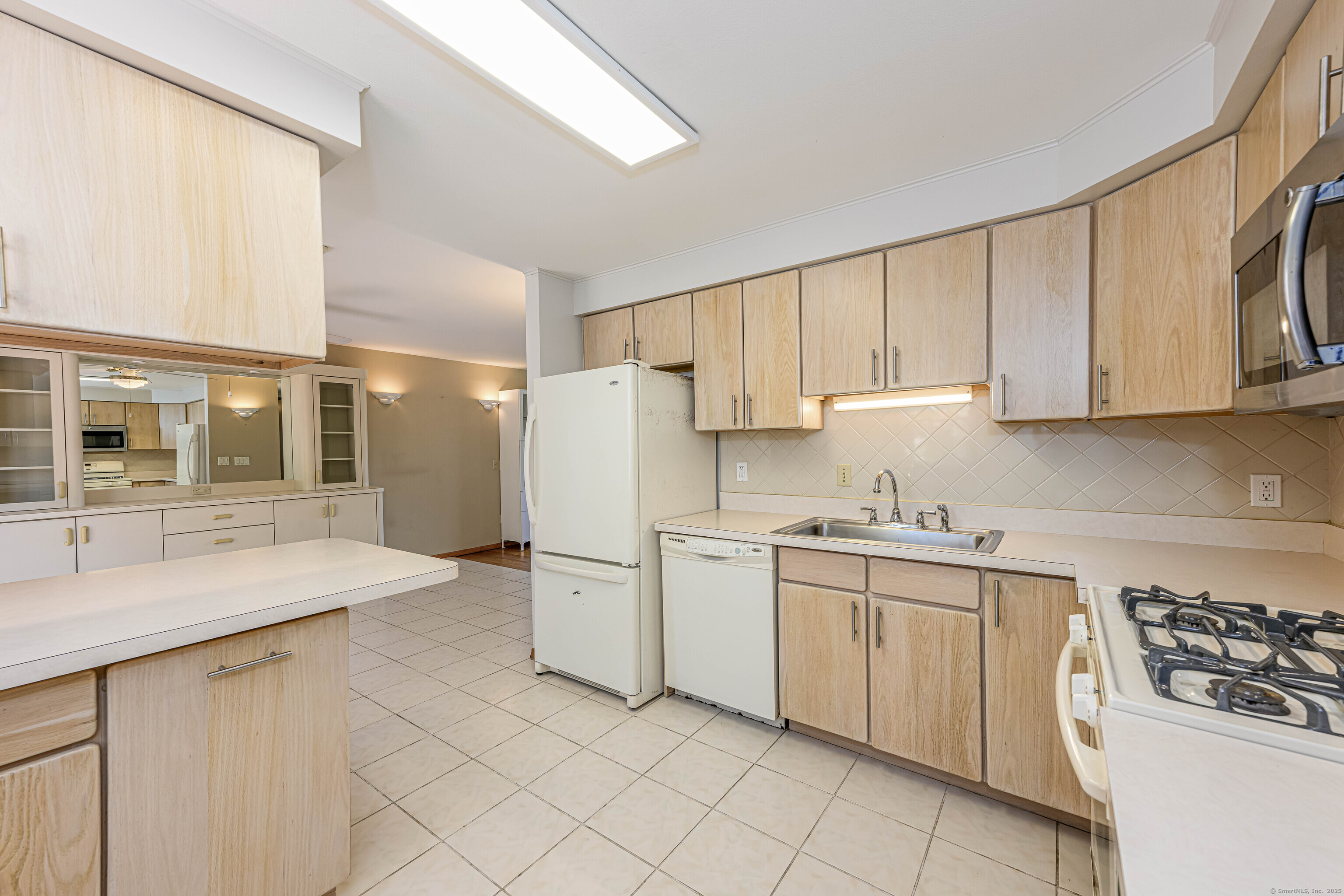 185 Daniel, Hamden, Connecticut 06517