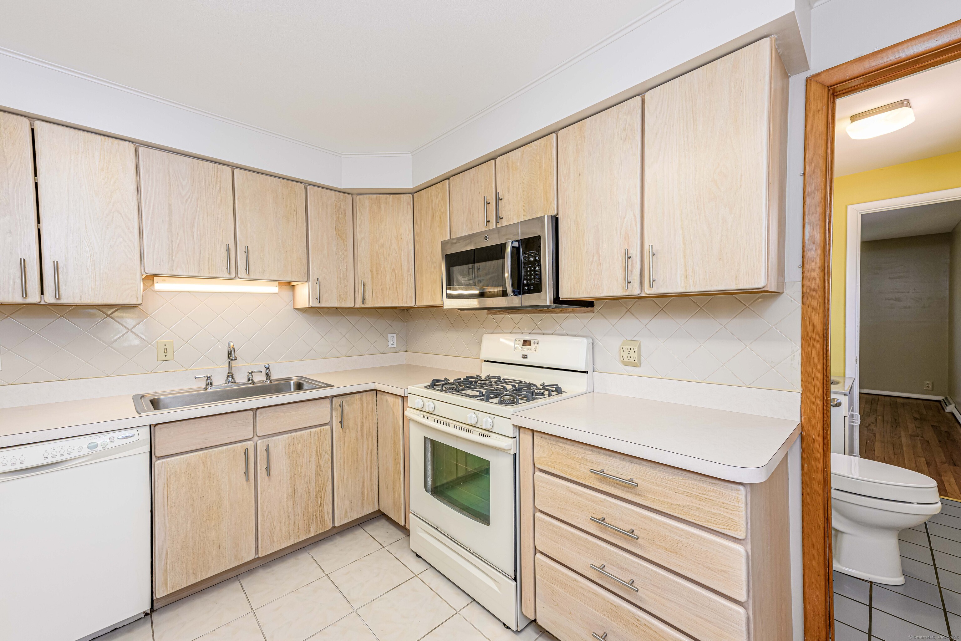 185 Daniel, Hamden, Connecticut 06517