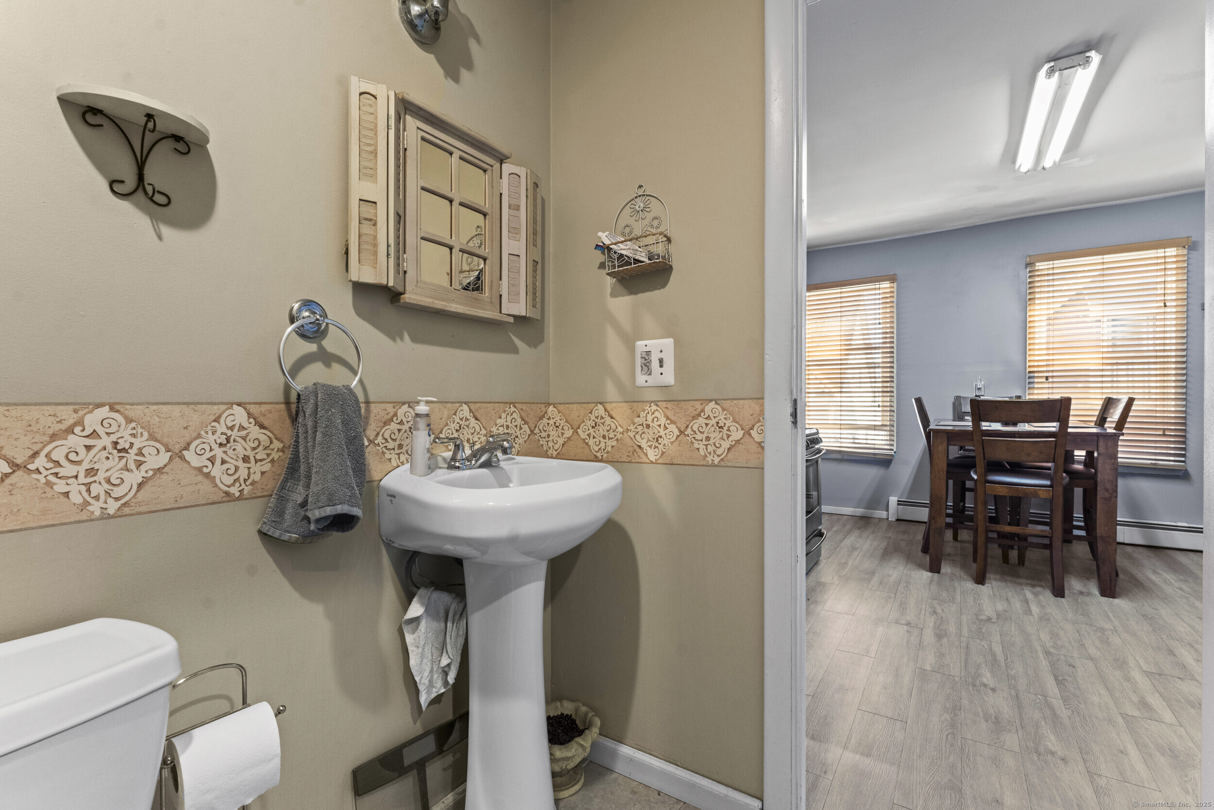 11 Putnam, Waterbury, Connecticut 06704