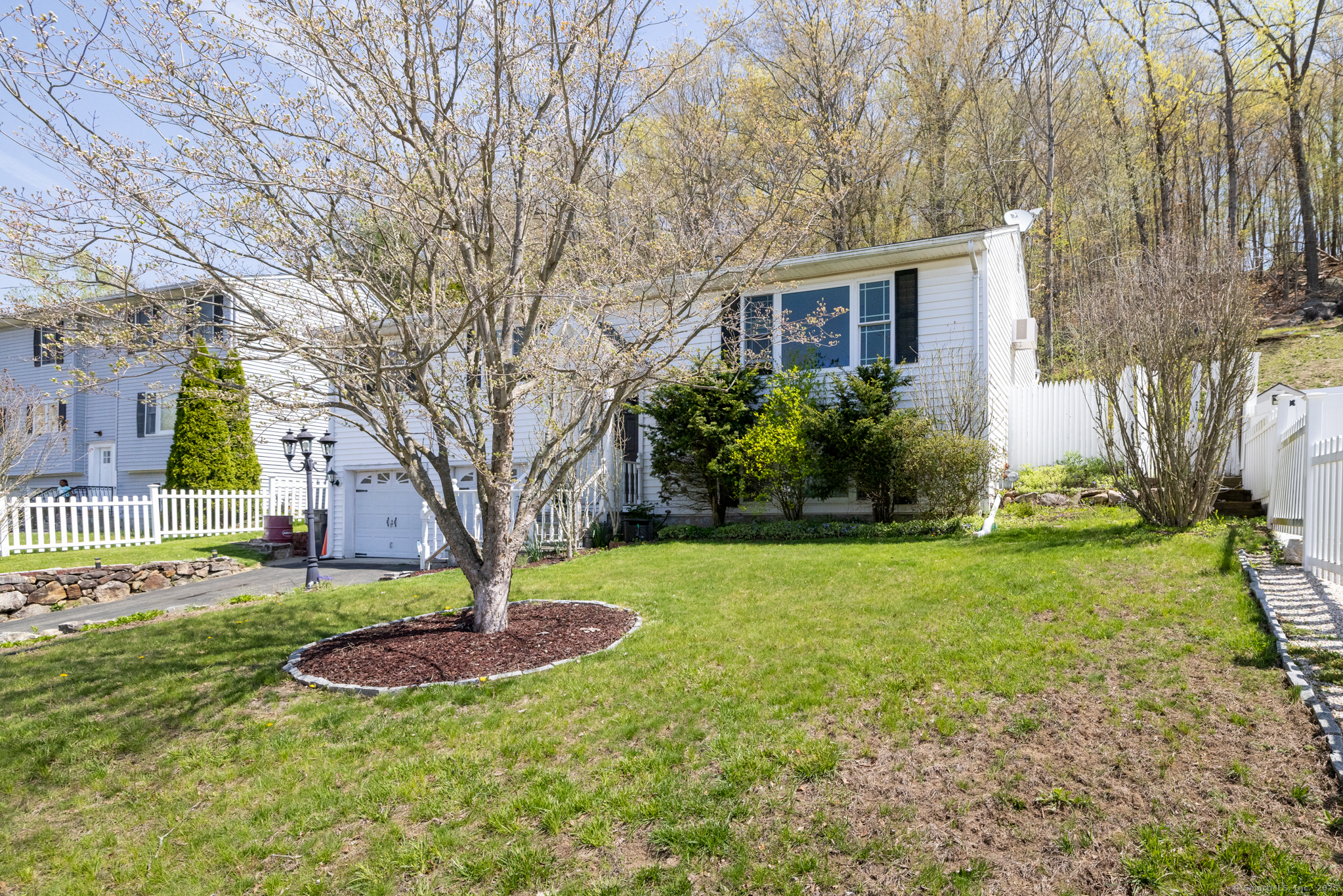 129 High Ridge, Naugatuck, Connecticut 06770