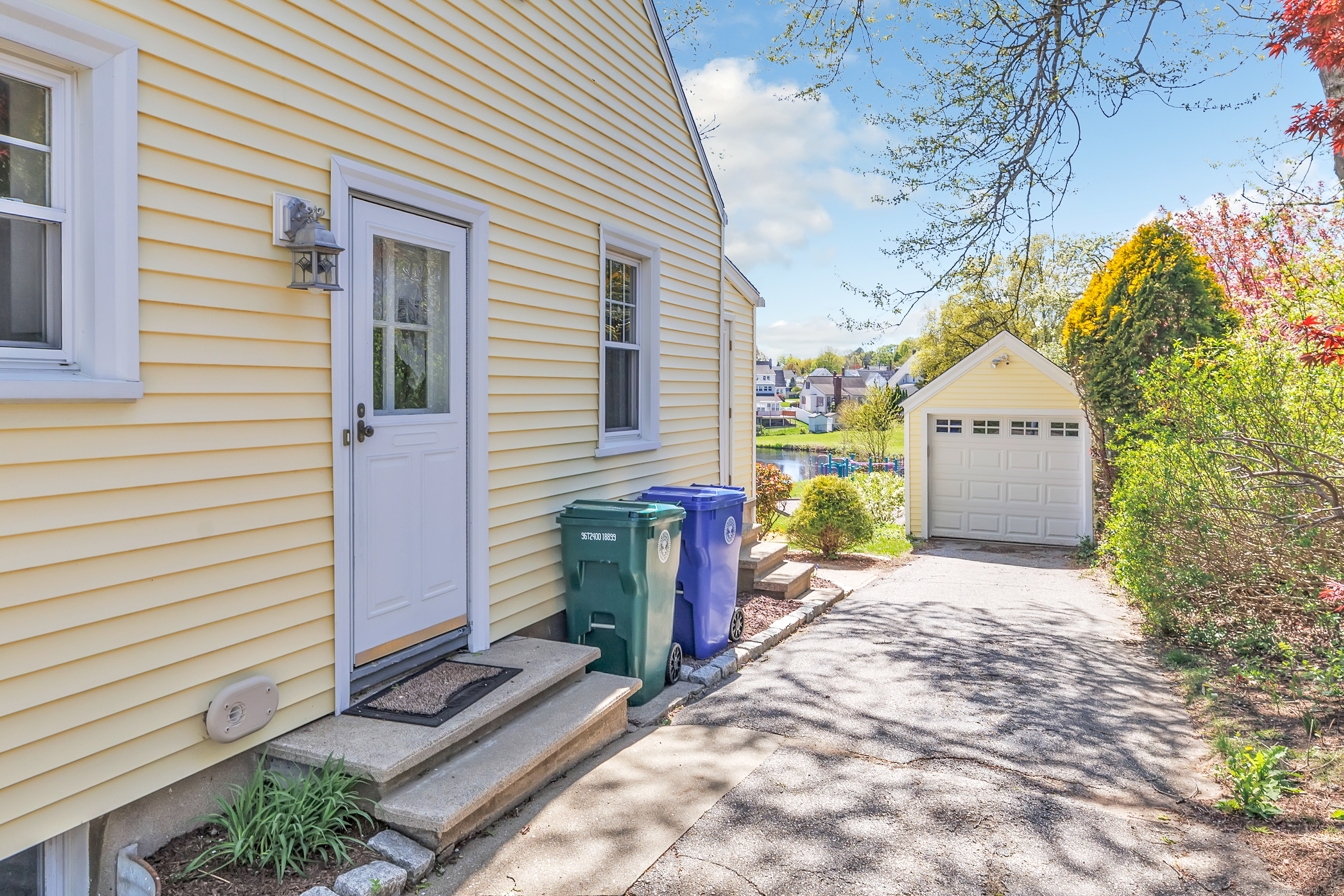 135 Raven, Stratford, Connecticut 06614