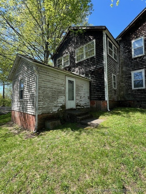 26 East, New Milford, Connecticut 06776
