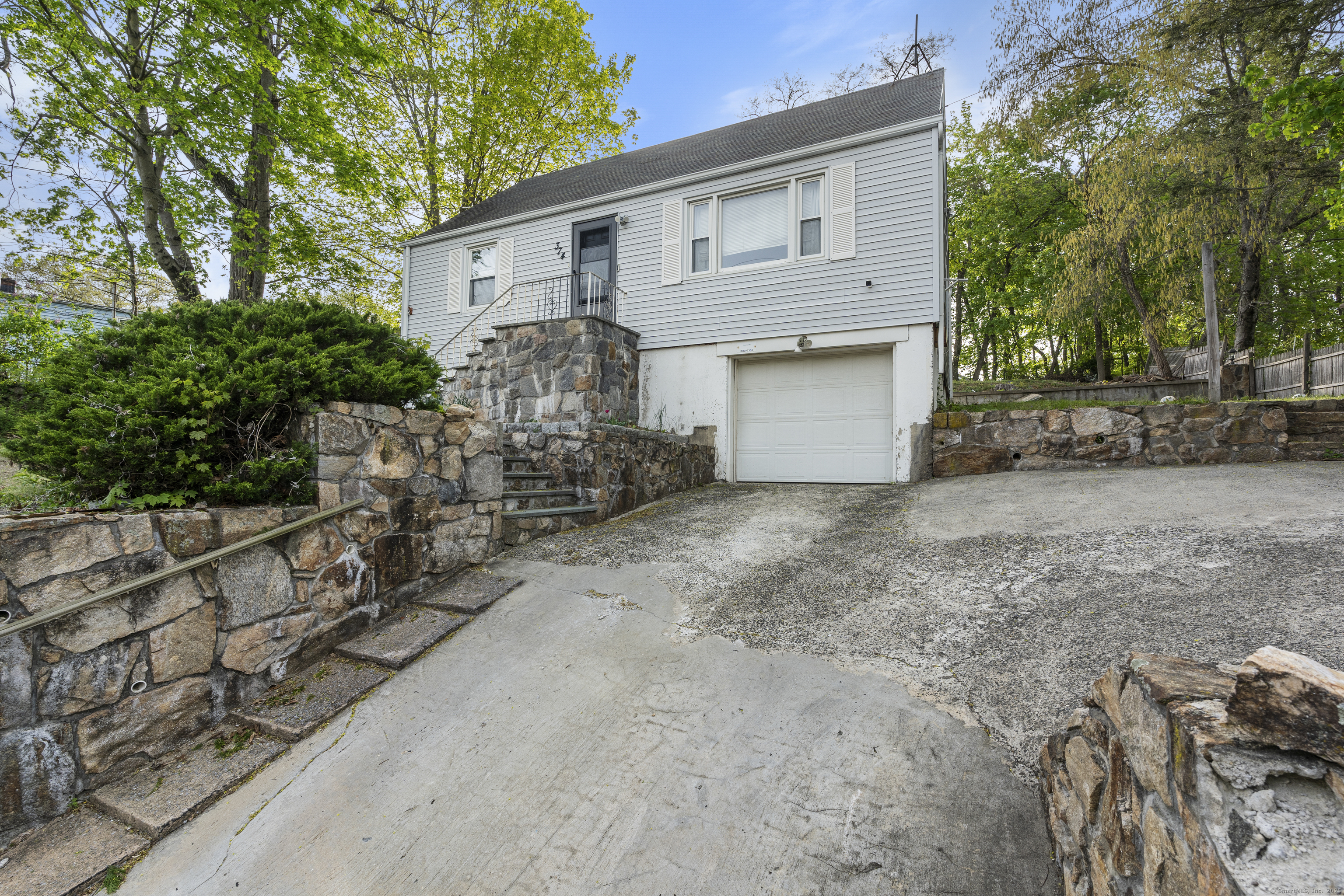 374 Vincellette, Bridgeport, Connecticut 06606