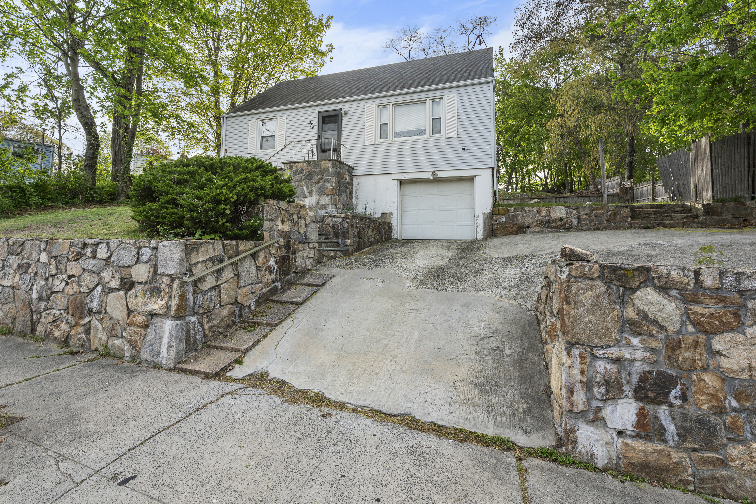 374 Vincellette, Bridgeport, Connecticut 06606