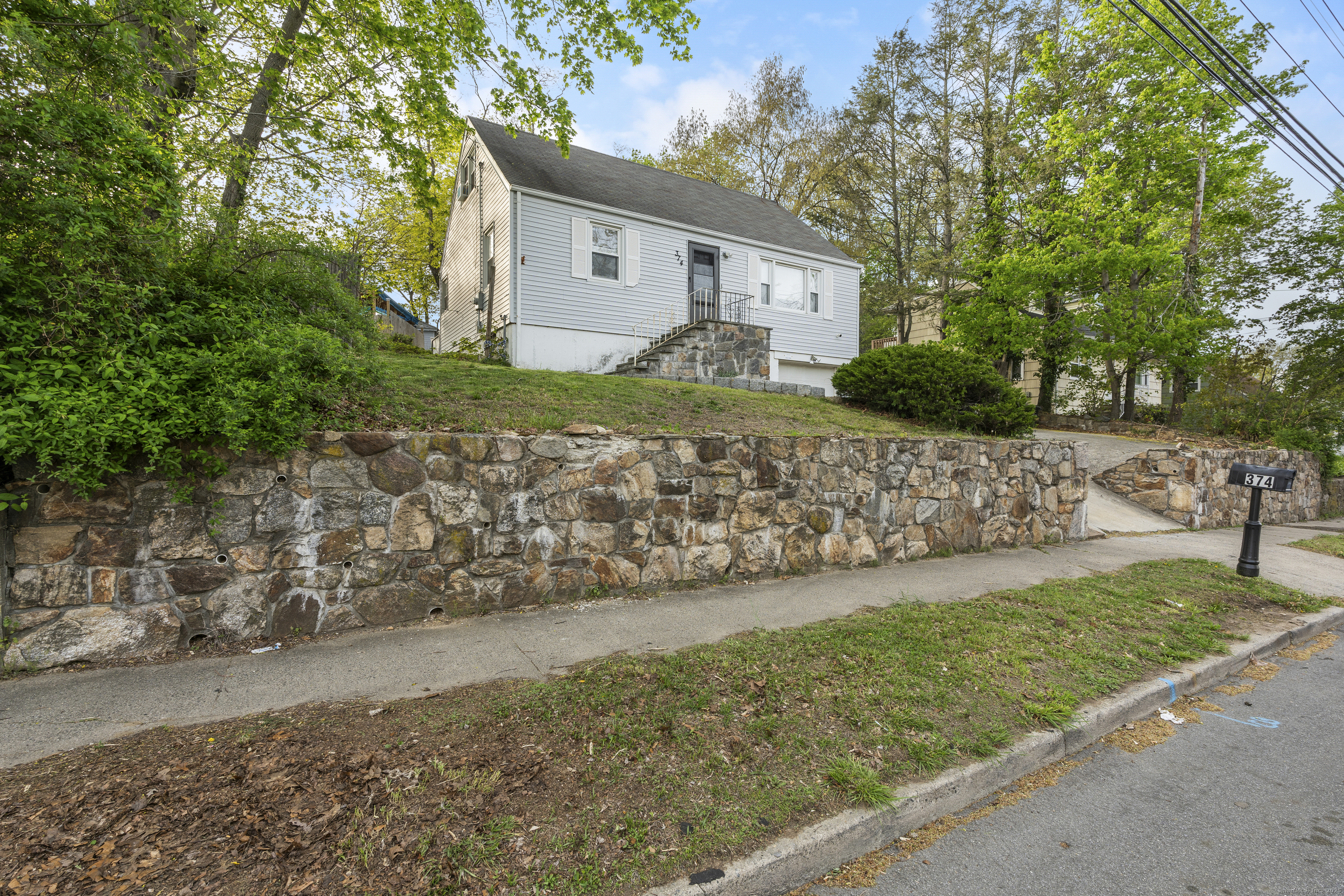 374 Vincellette, Bridgeport, Connecticut 06606