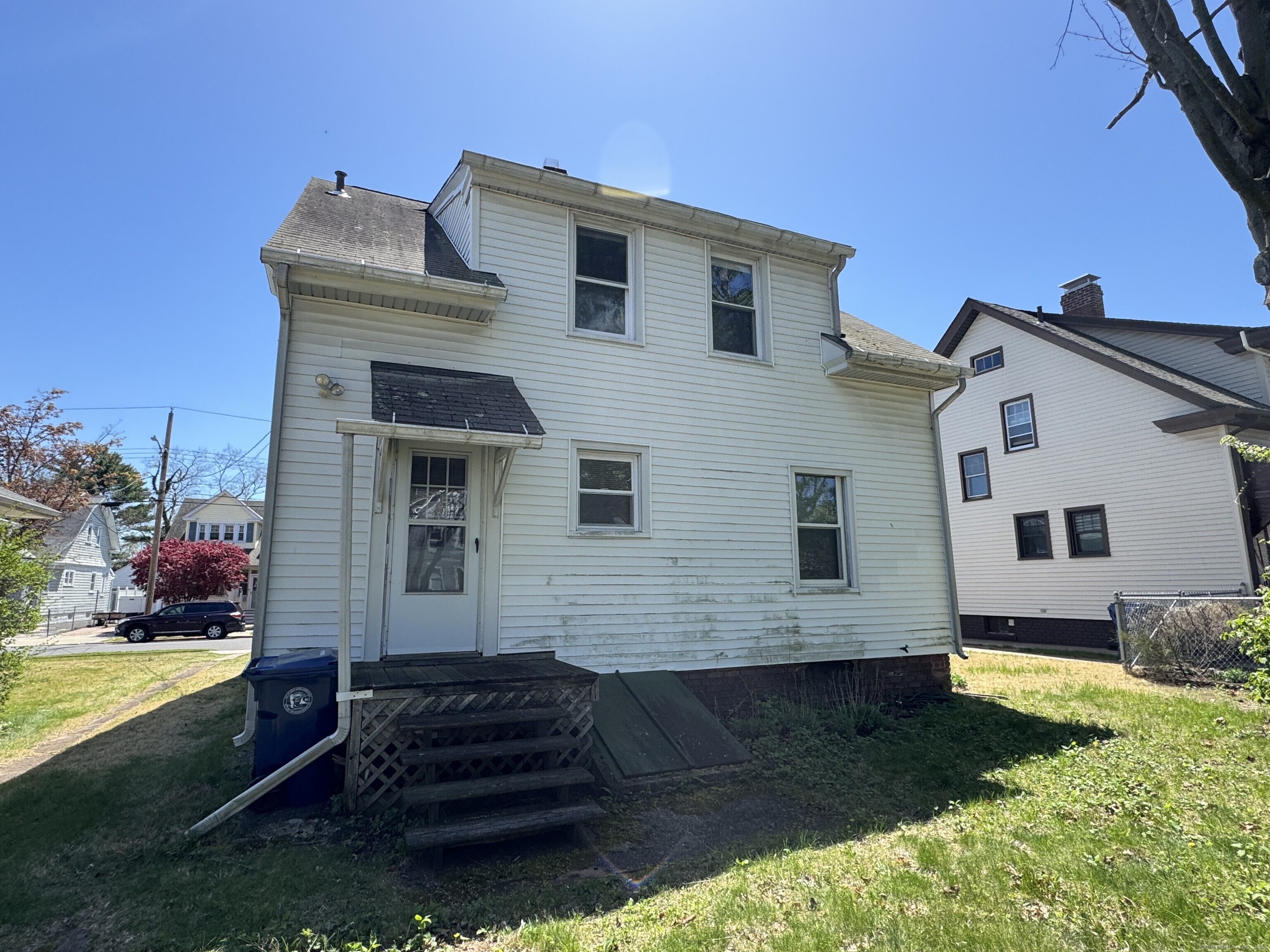 33 Brown, West Haven, Connecticut 06516