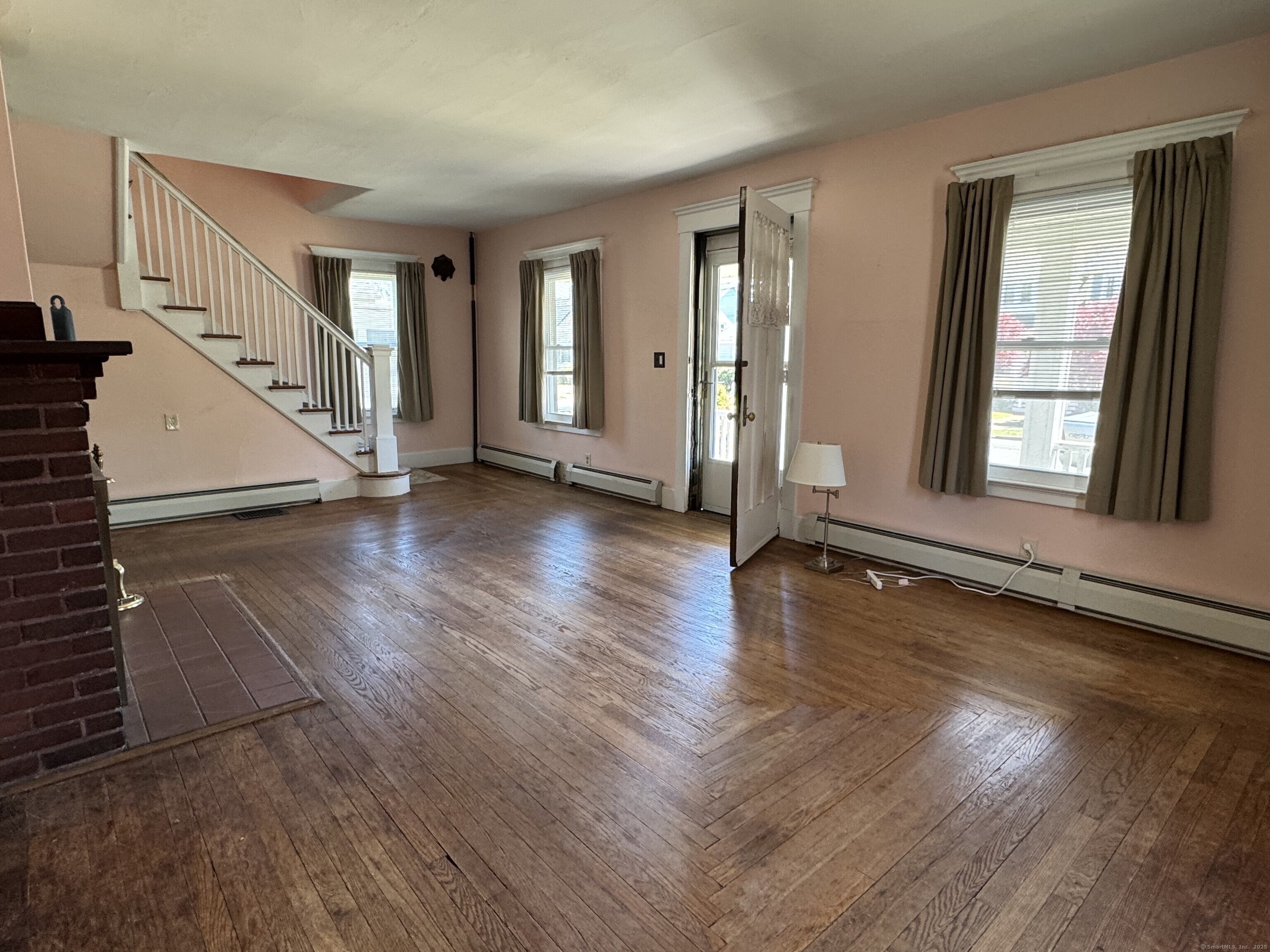 33 Brown, West Haven, Connecticut 06516
