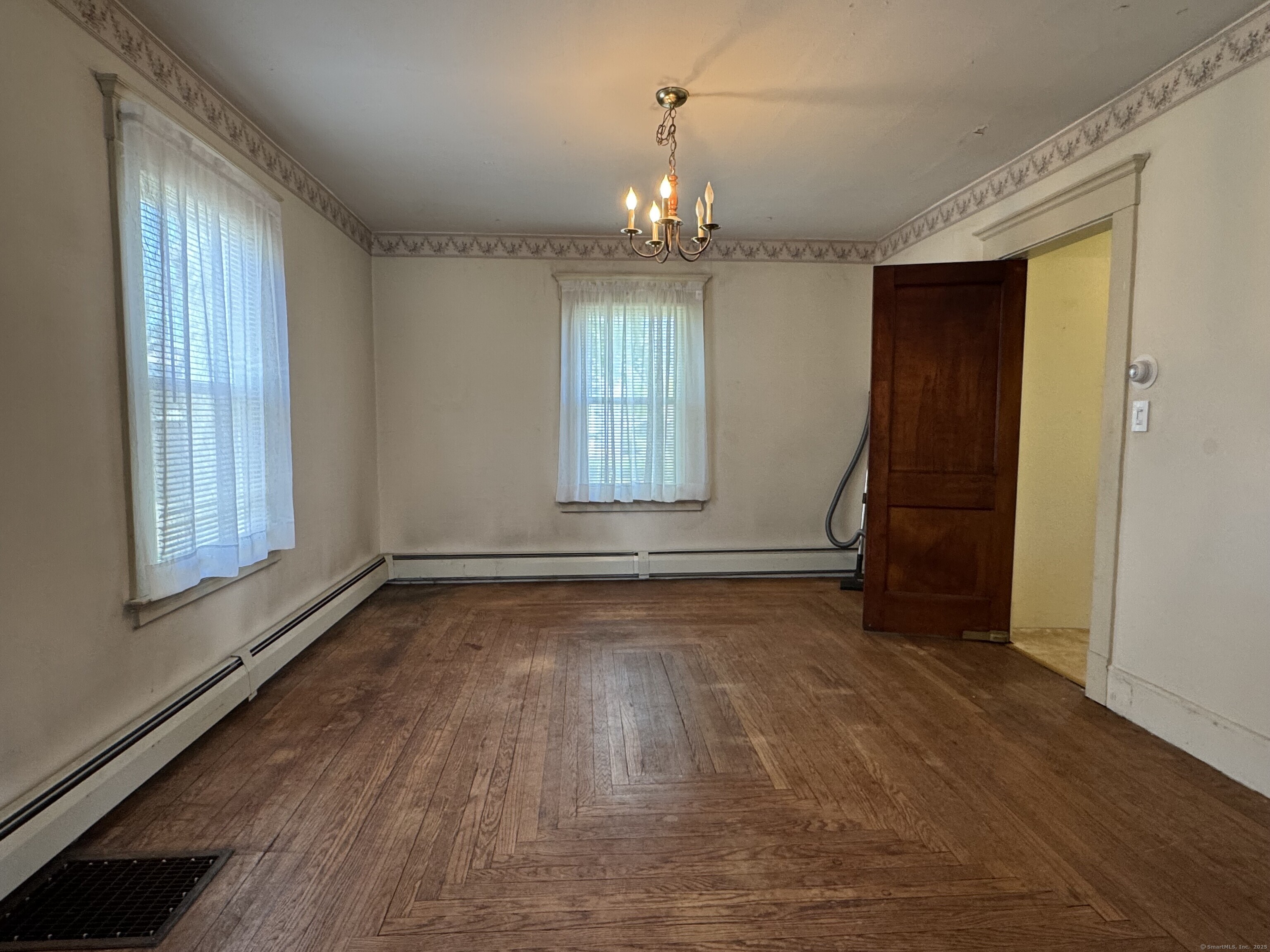 33 Brown, West Haven, Connecticut 06516