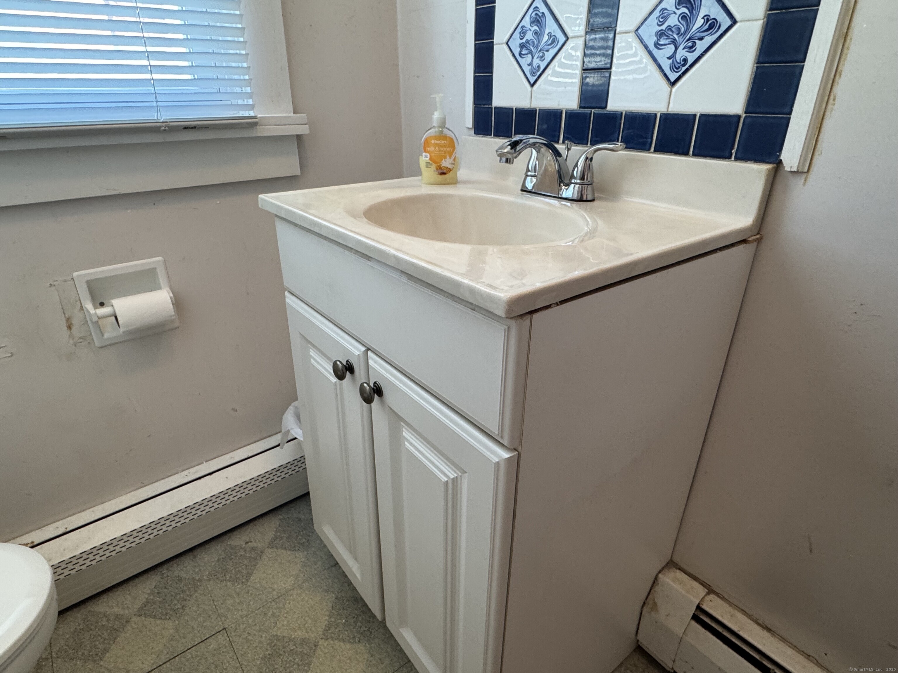 33 Brown, West Haven, Connecticut 06516