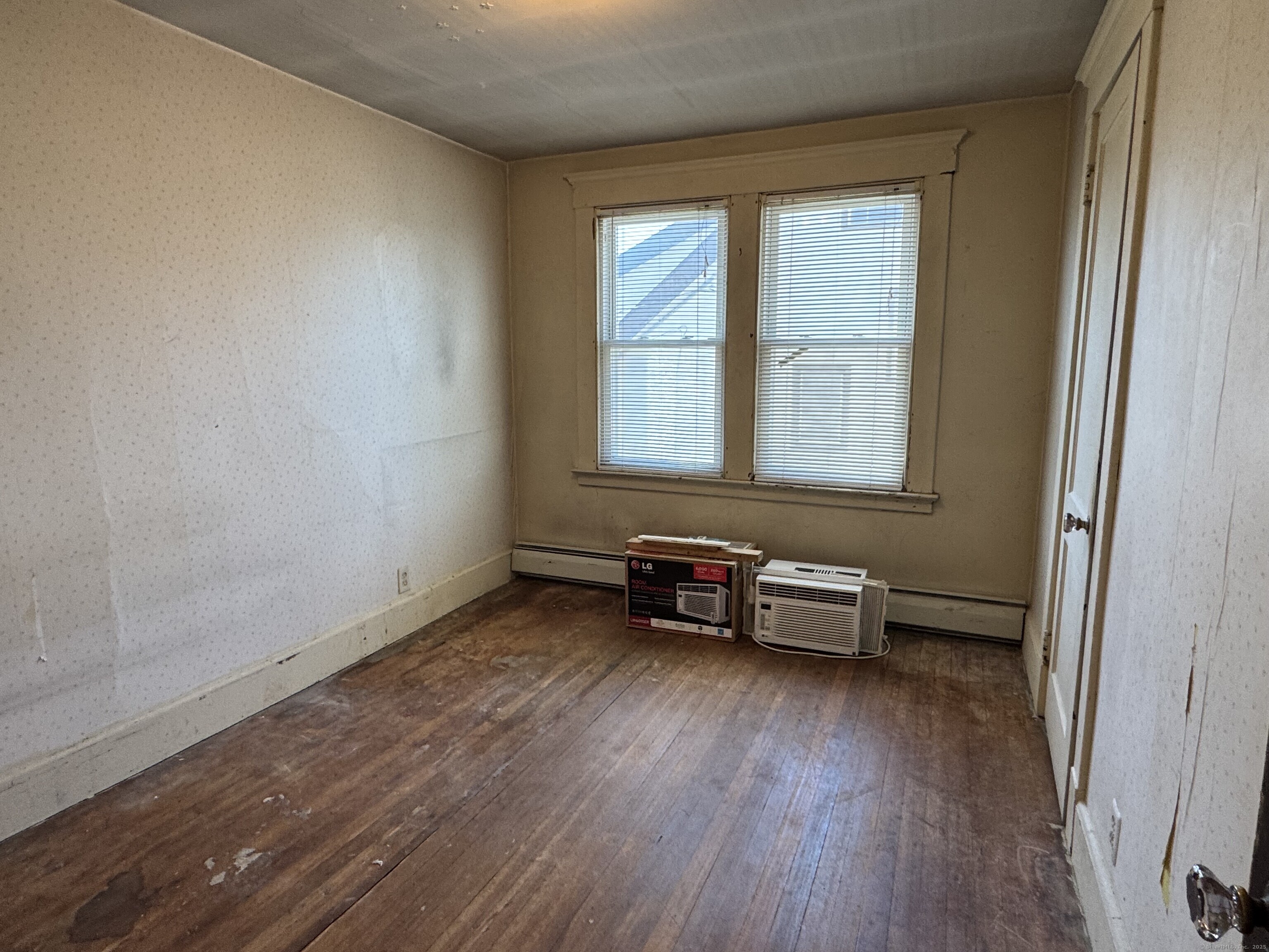 33 Brown, West Haven, Connecticut 06516