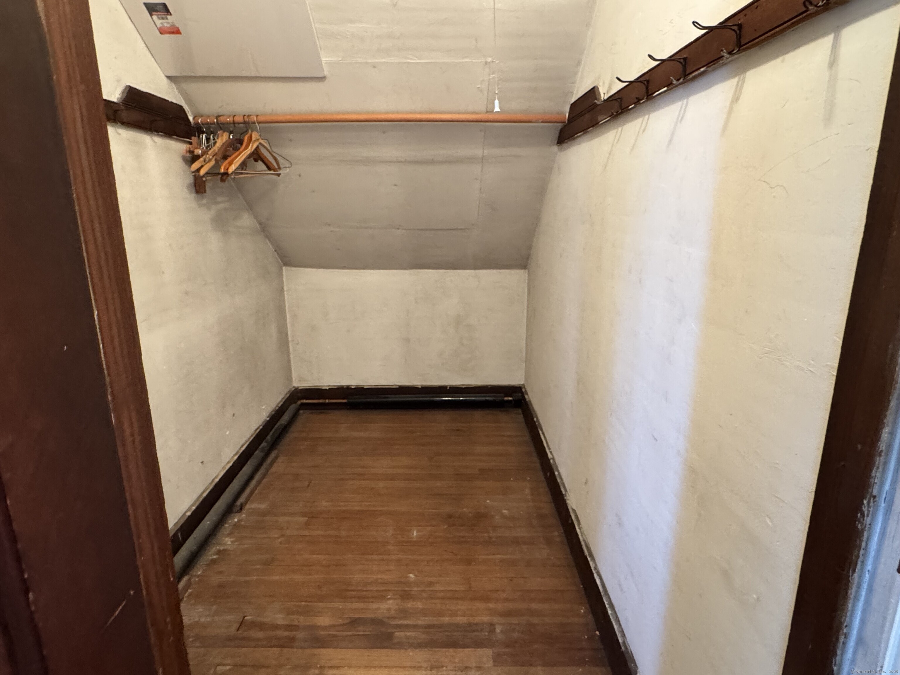 33 Brown, West Haven, Connecticut 06516