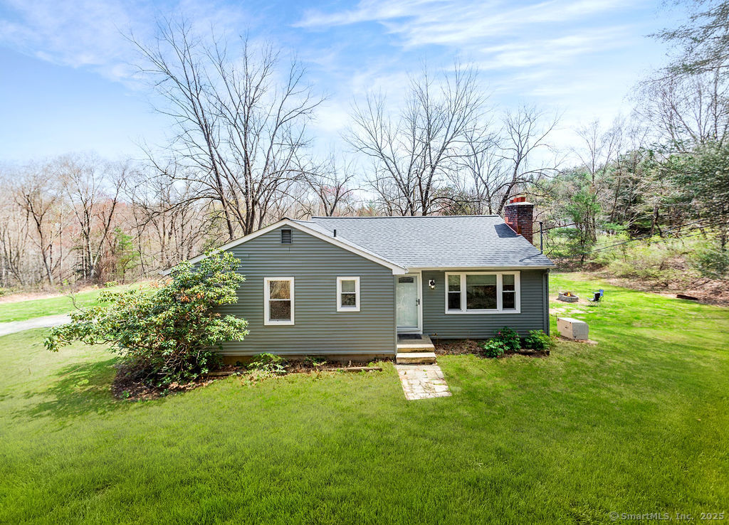 38 Black Bridge, Newtown, Connecticut 06482