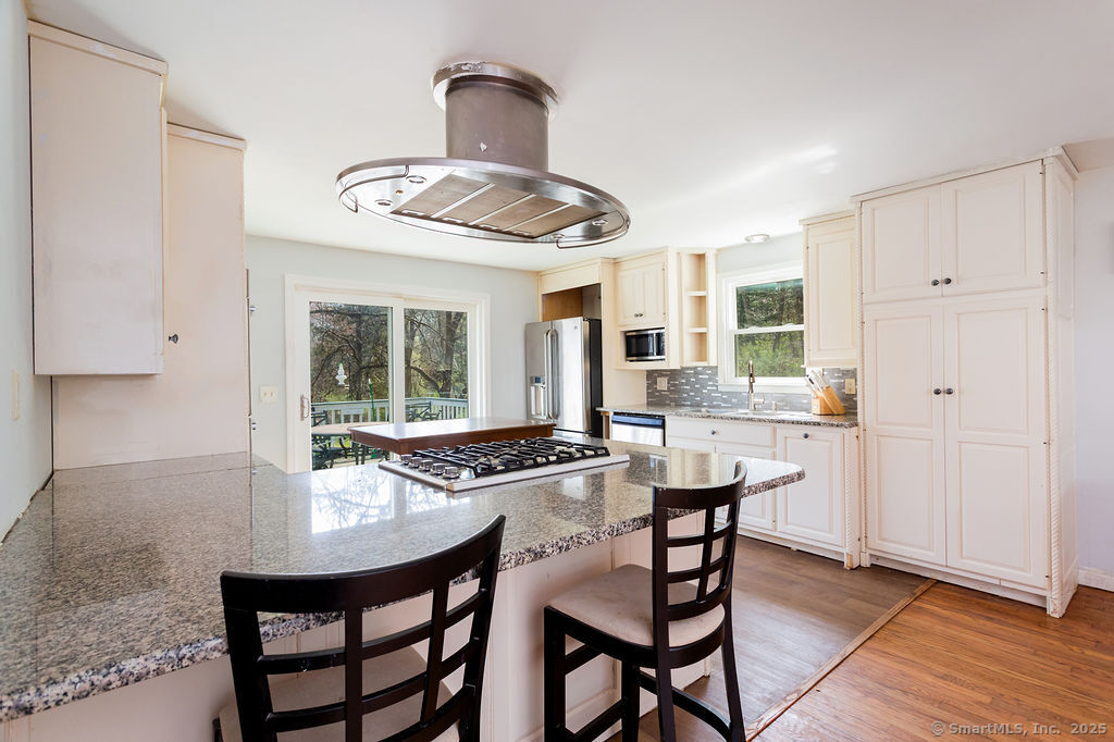 38 Black Bridge, Newtown, Connecticut 06482