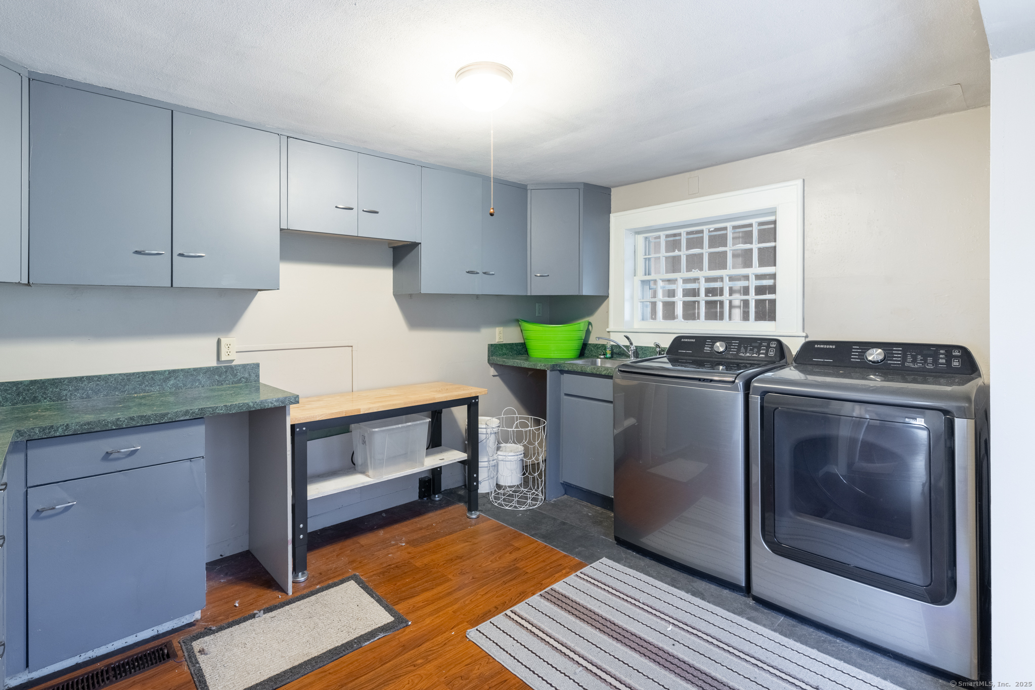 579 Main, New Hartford, Connecticut 06057