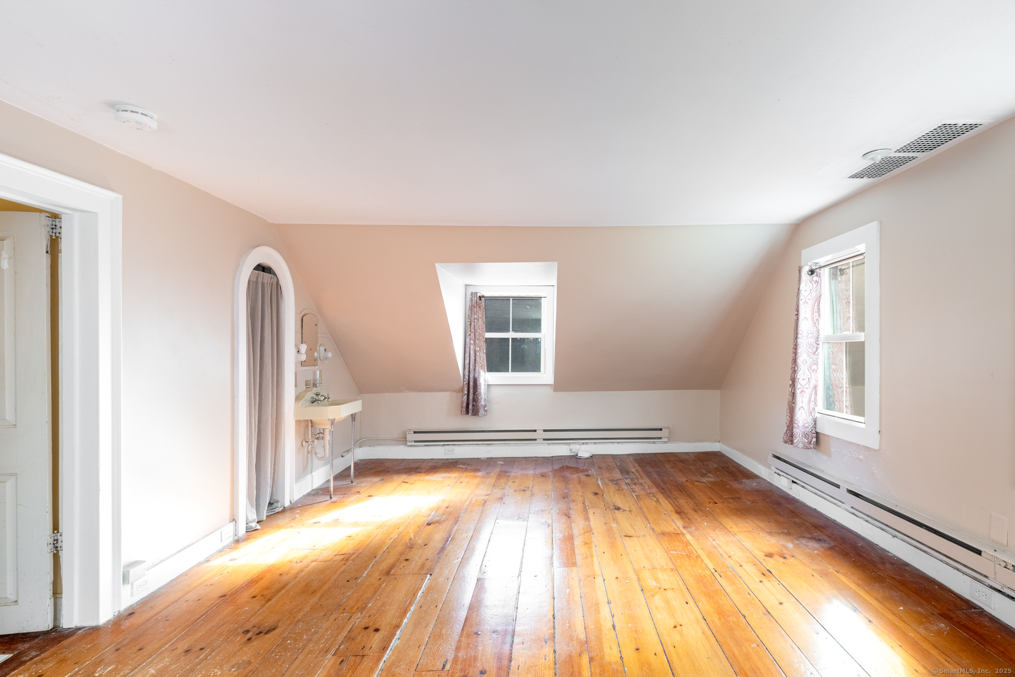 579 Main, New Hartford, Connecticut 06057