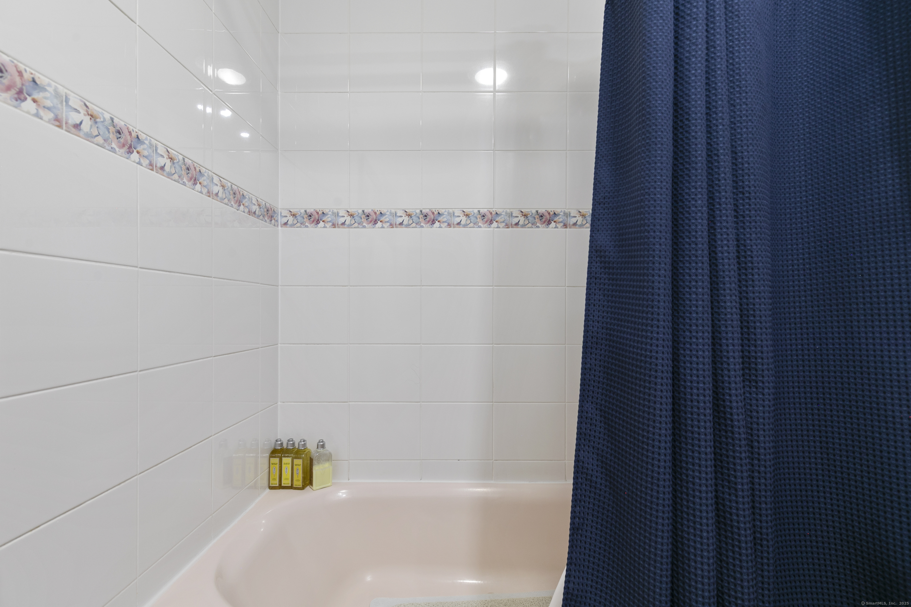 231 Whitethorn, Guilford, Connecticut 06437