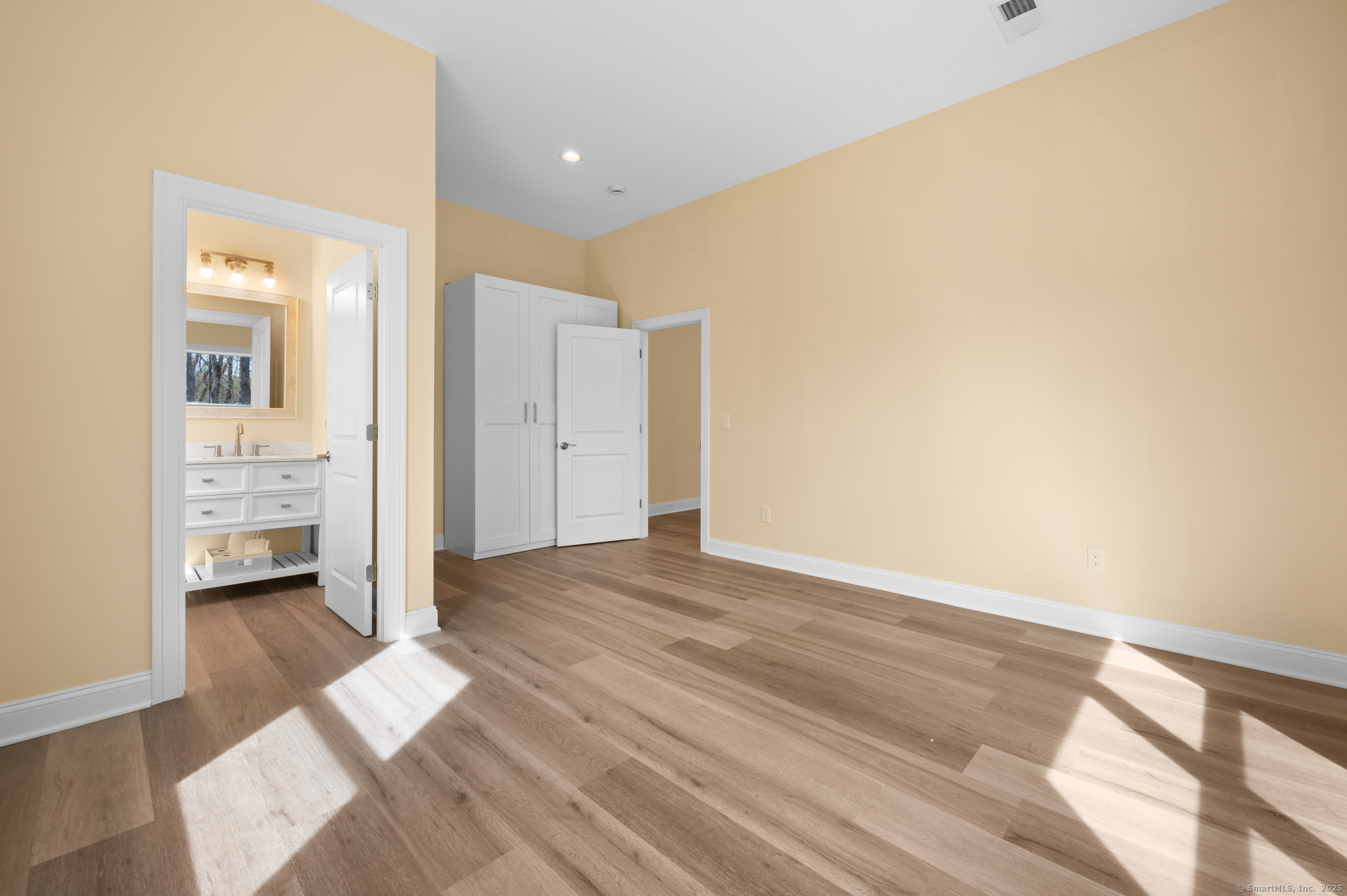 383 Leonard, Middlebury, Connecticut 06762