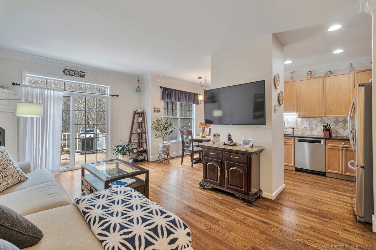 44 Woodcrest, Danbury, Connecticut 06810