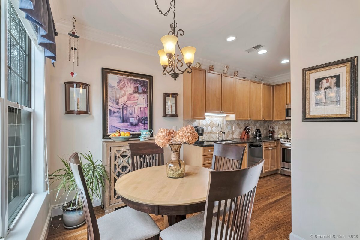 44 Woodcrest, Danbury, Connecticut 06810