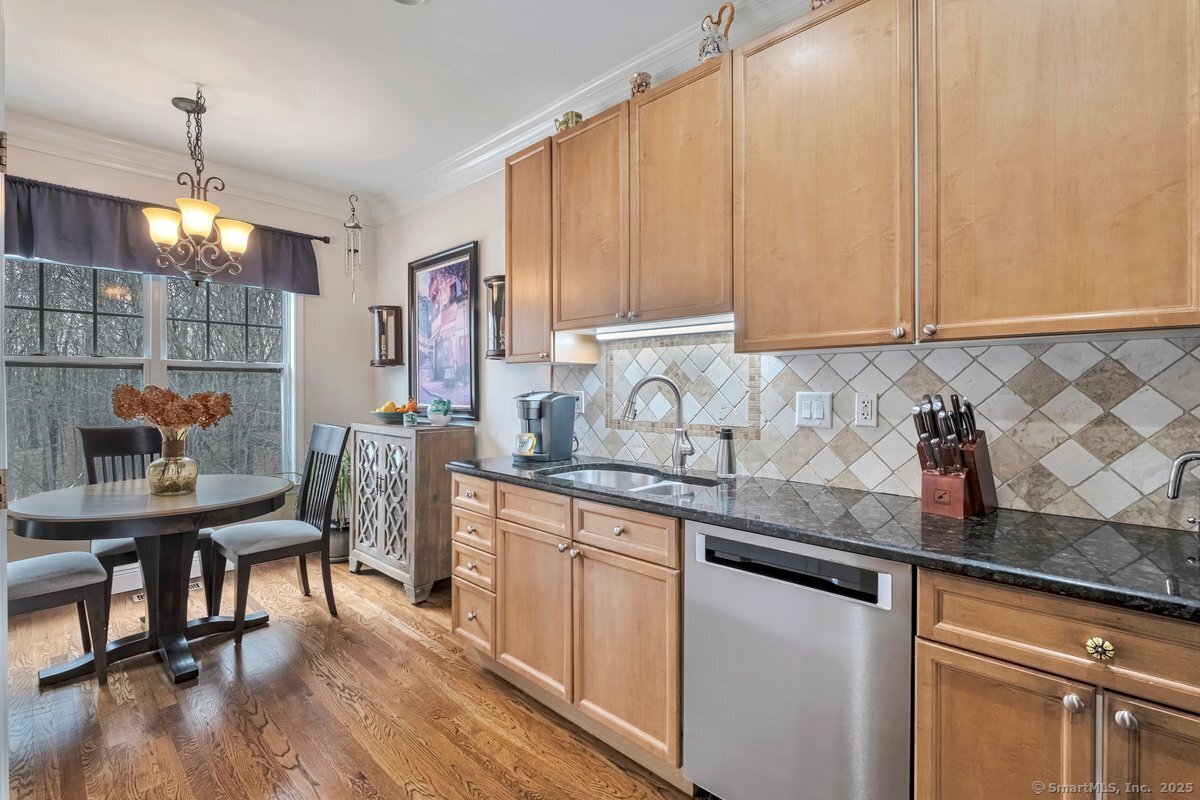 44 Woodcrest, Danbury, Connecticut 06810