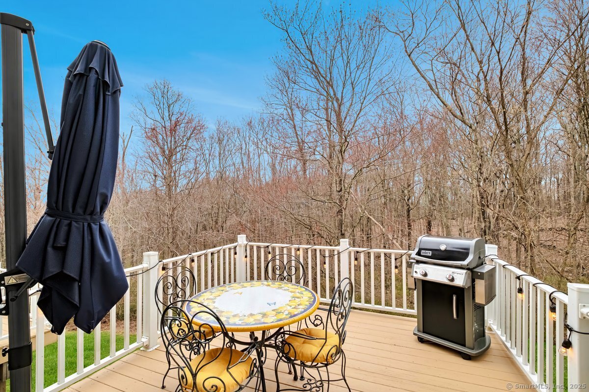 44 Woodcrest, Danbury, Connecticut 06810