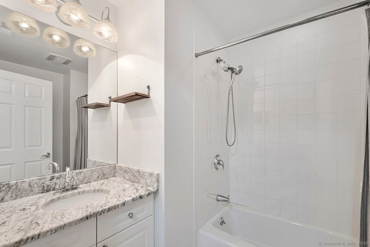 44 Woodcrest, Danbury, Connecticut 06810