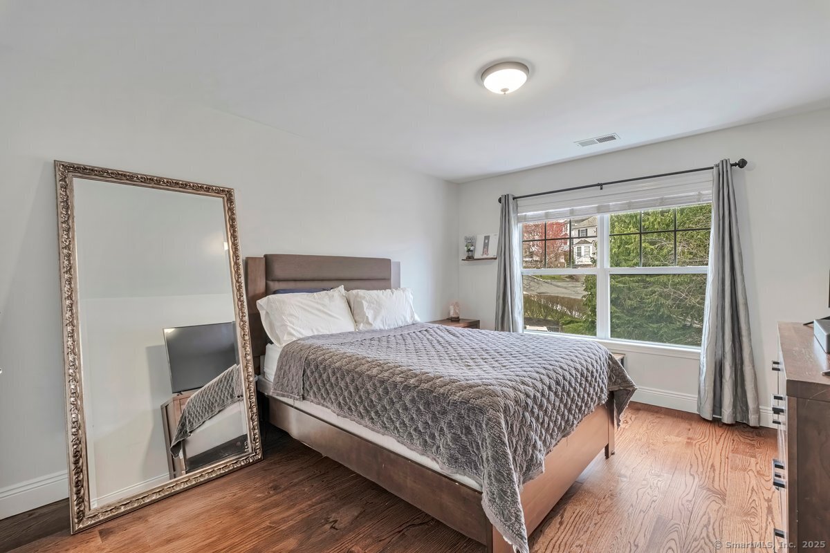 44 Woodcrest, Danbury, Connecticut 06810