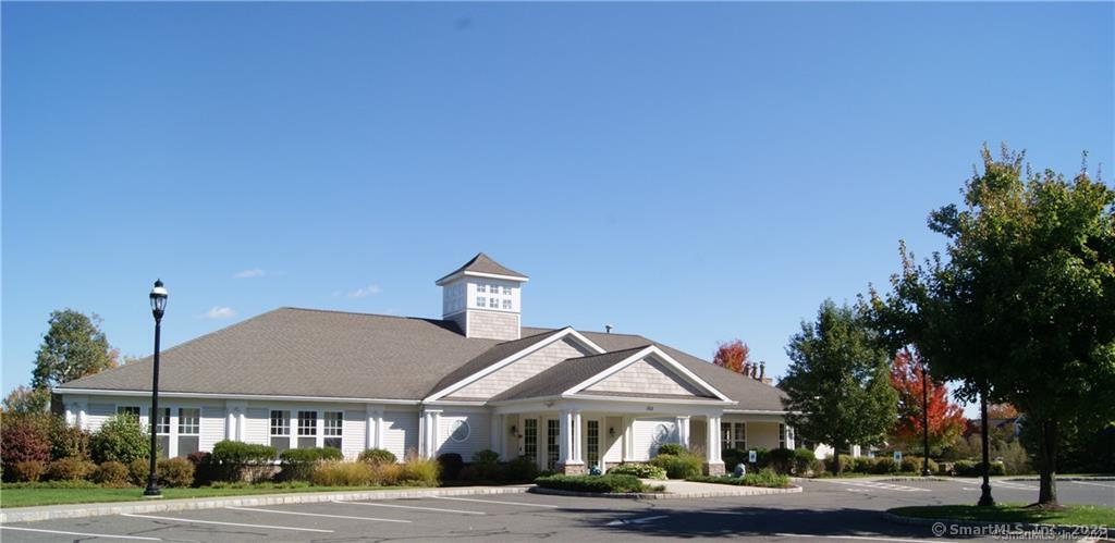 44 Woodcrest, Danbury, Connecticut 06810